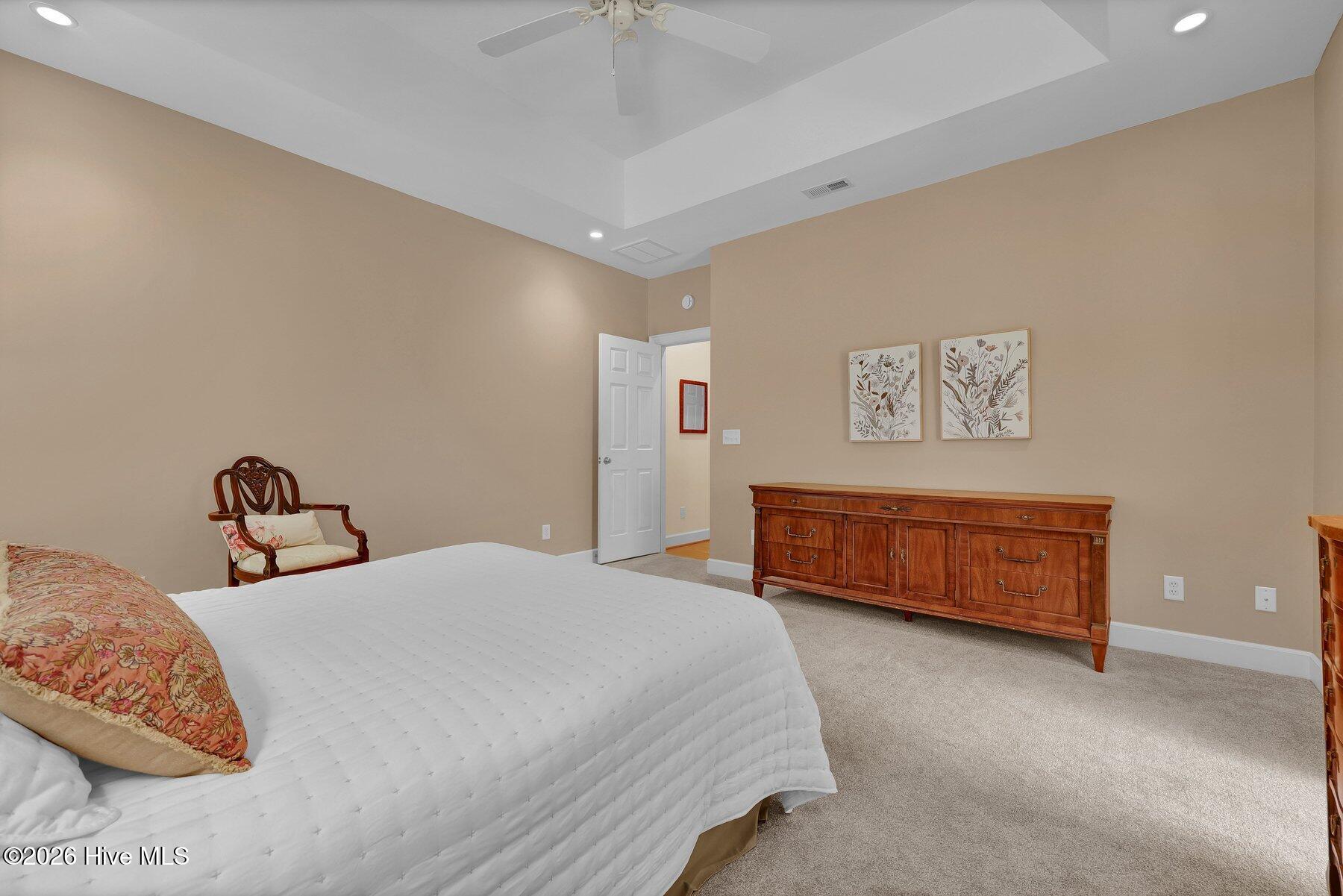 100567286 | Photo 17