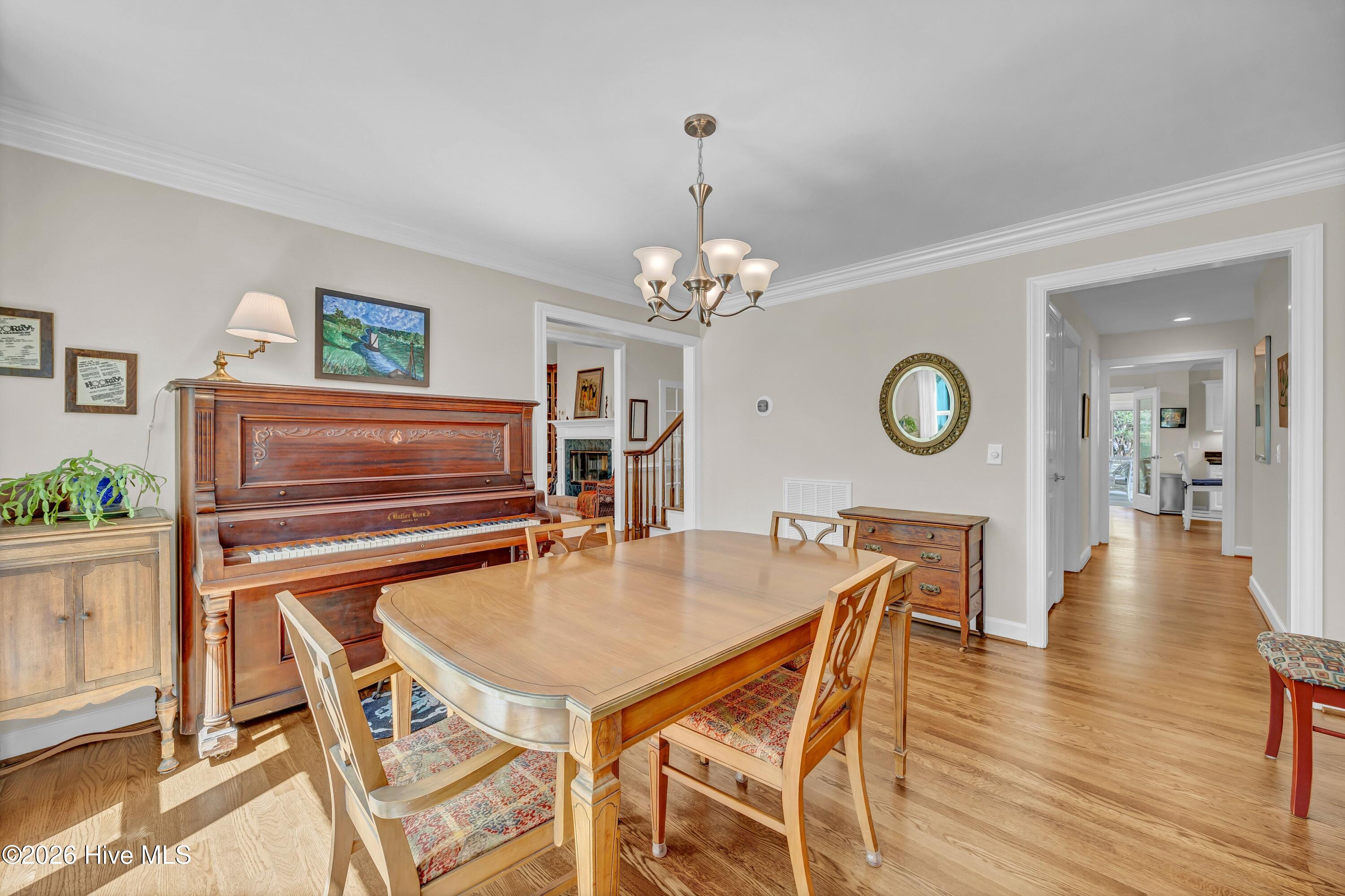 100566684 | Photo 10