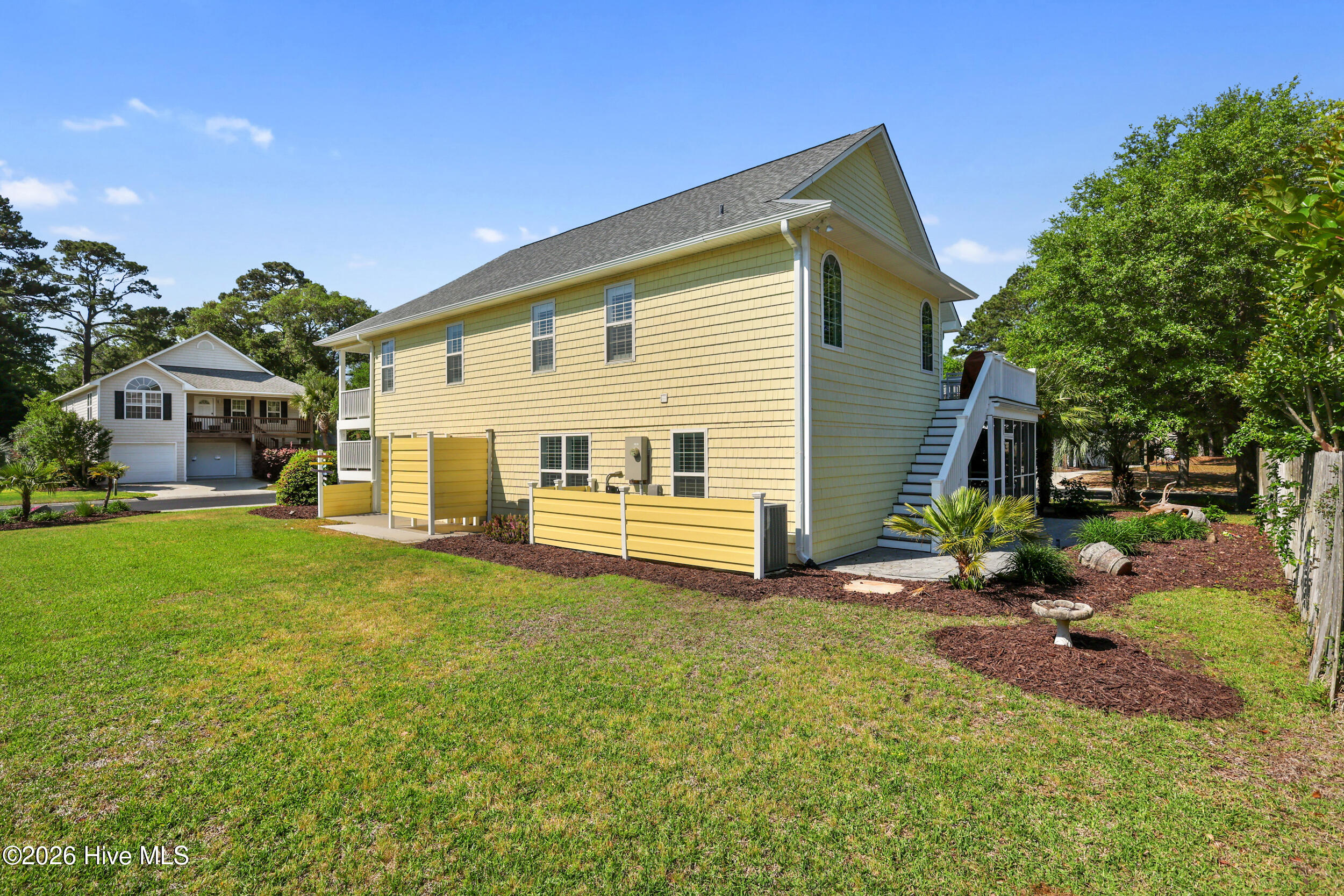 100567989 | Photo 52