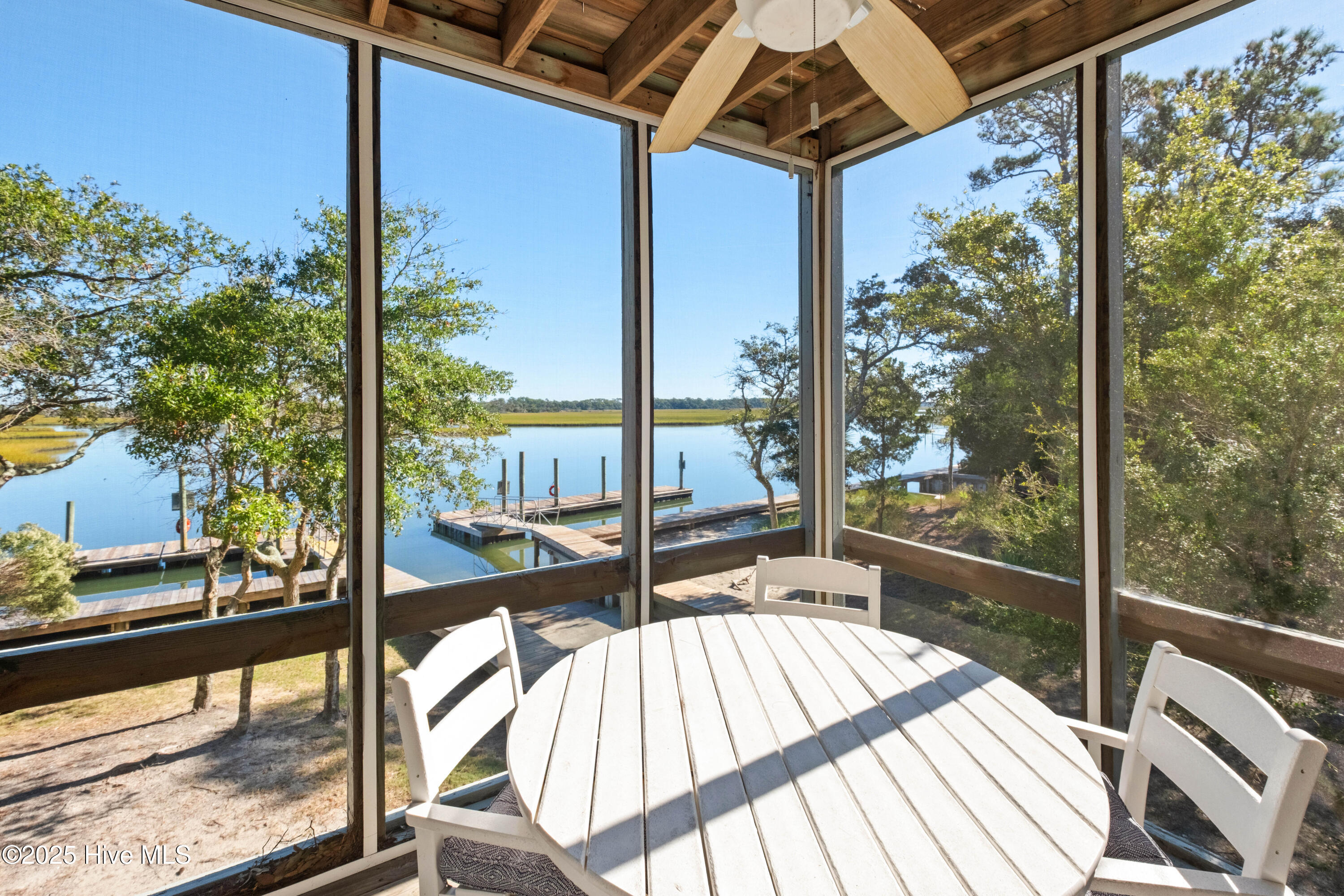 100540303 | Photo 20