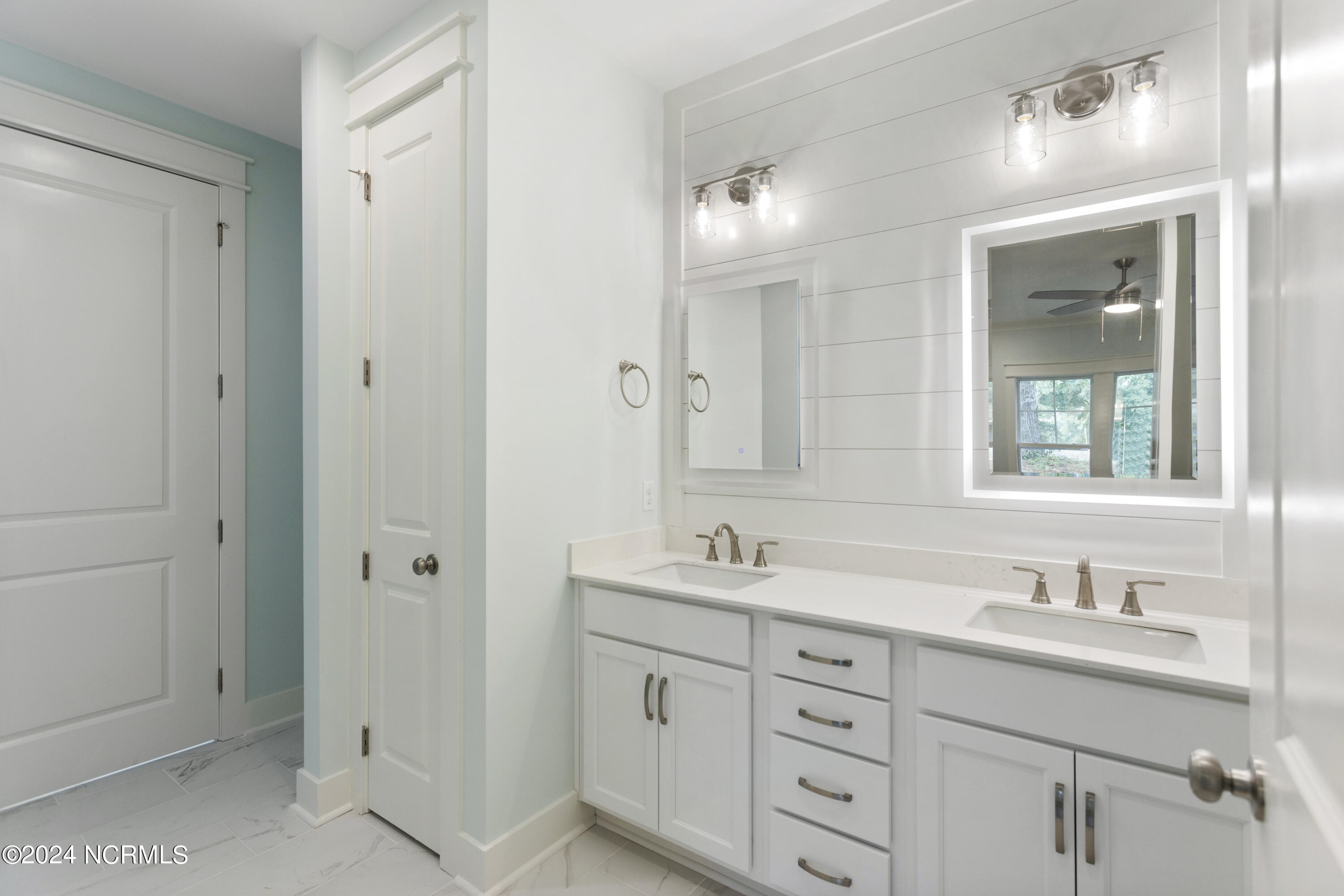 100543497 | Photo 20