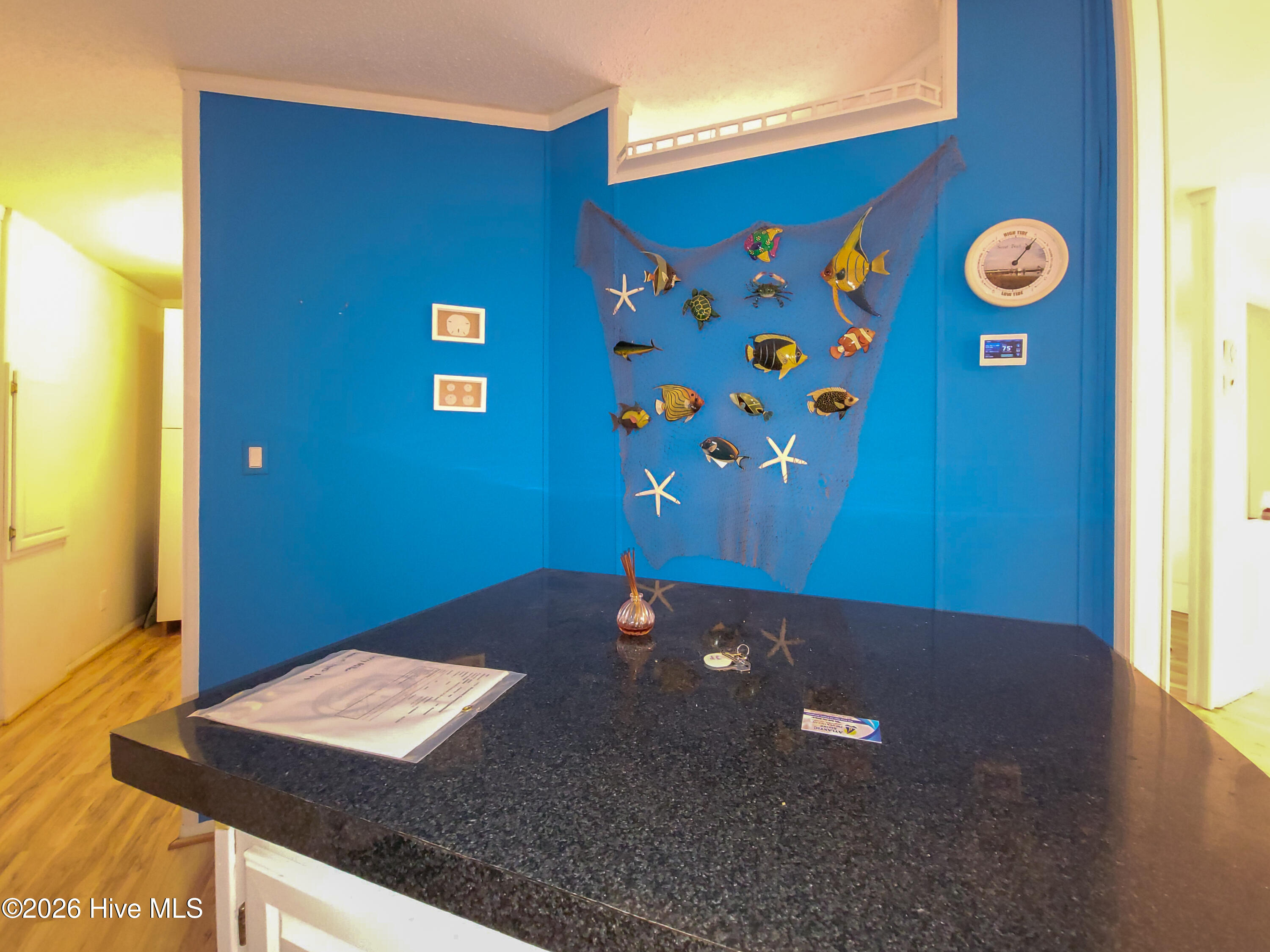 100560378 | Photo 28