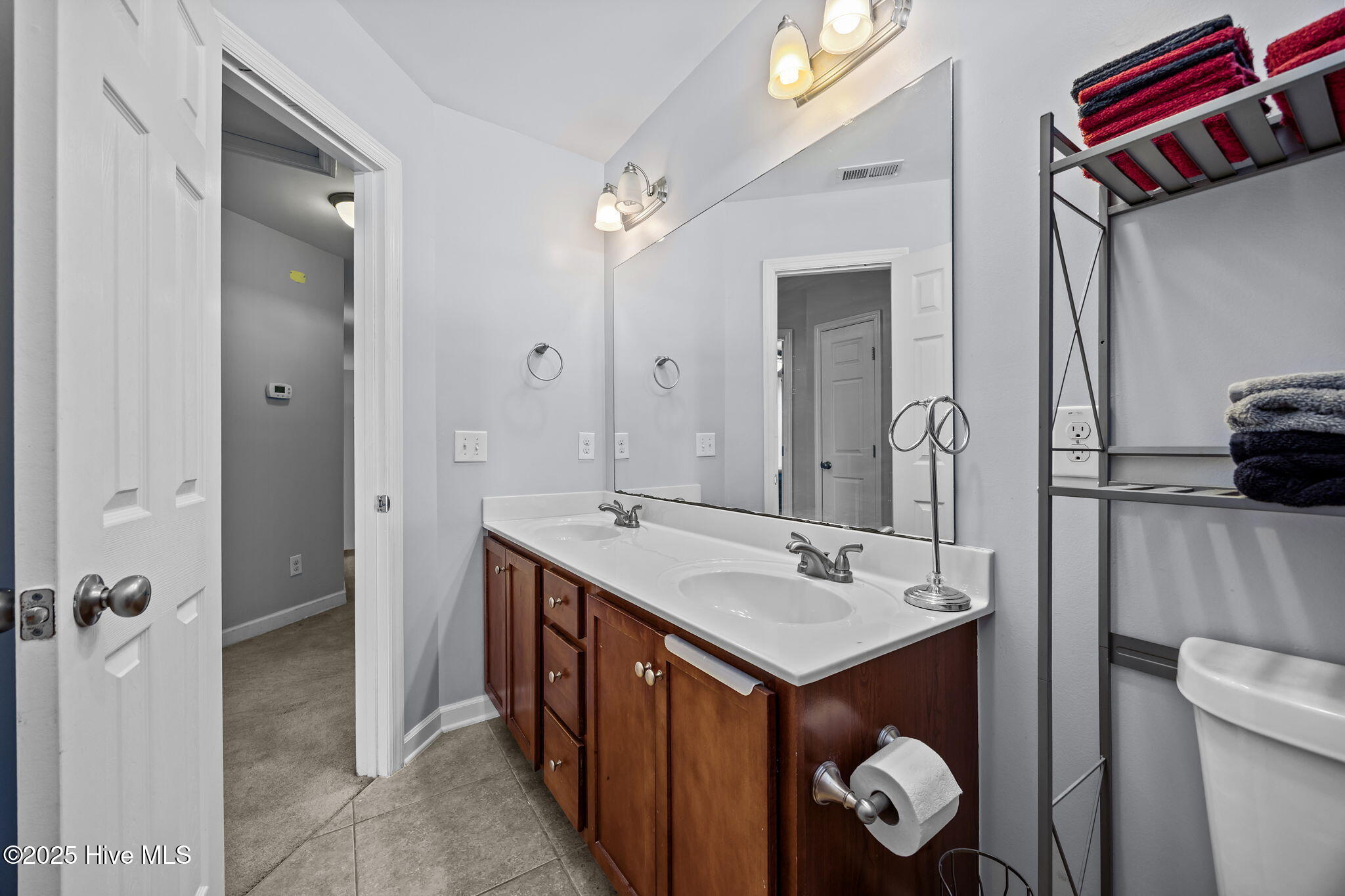 100532317 | Photo 33