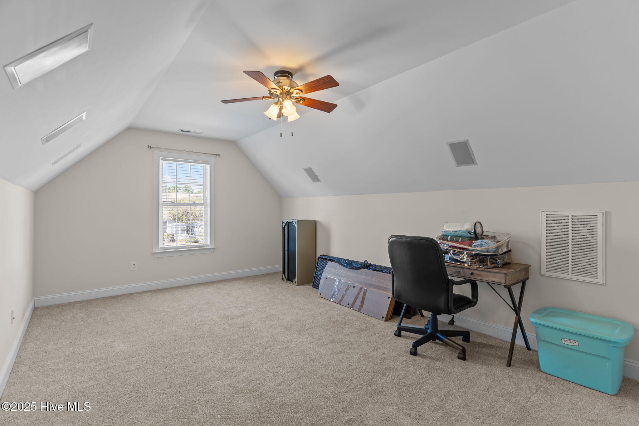 100537939 | Photo 45