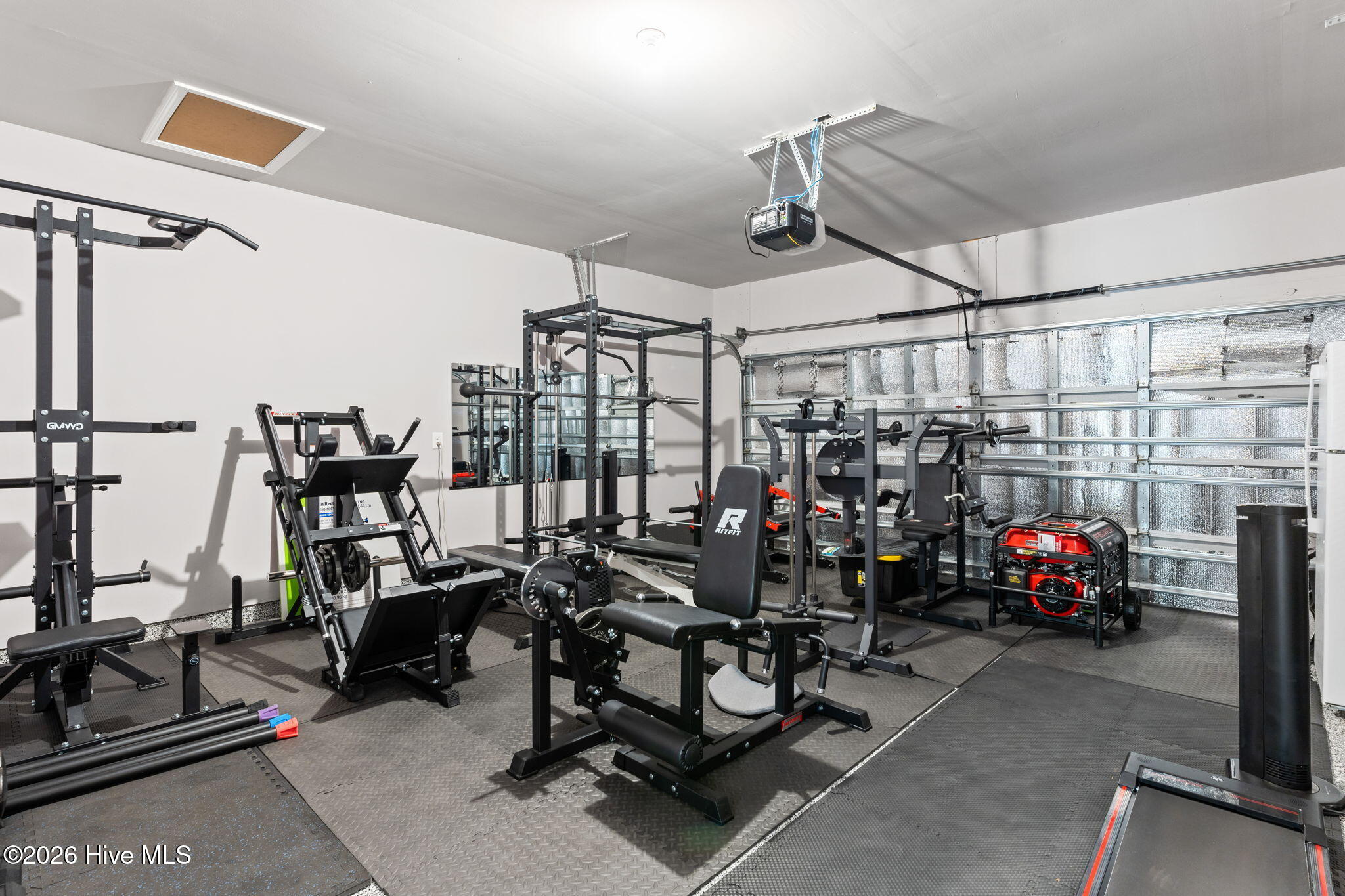 100553645 | Photo 26