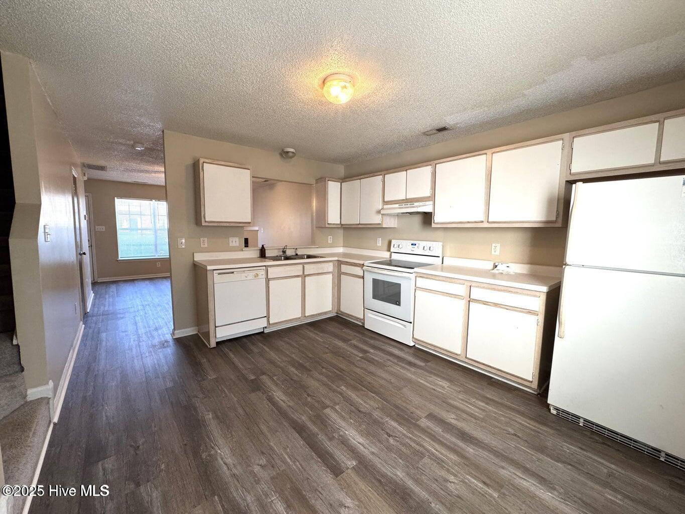 100566132 | Photo 10