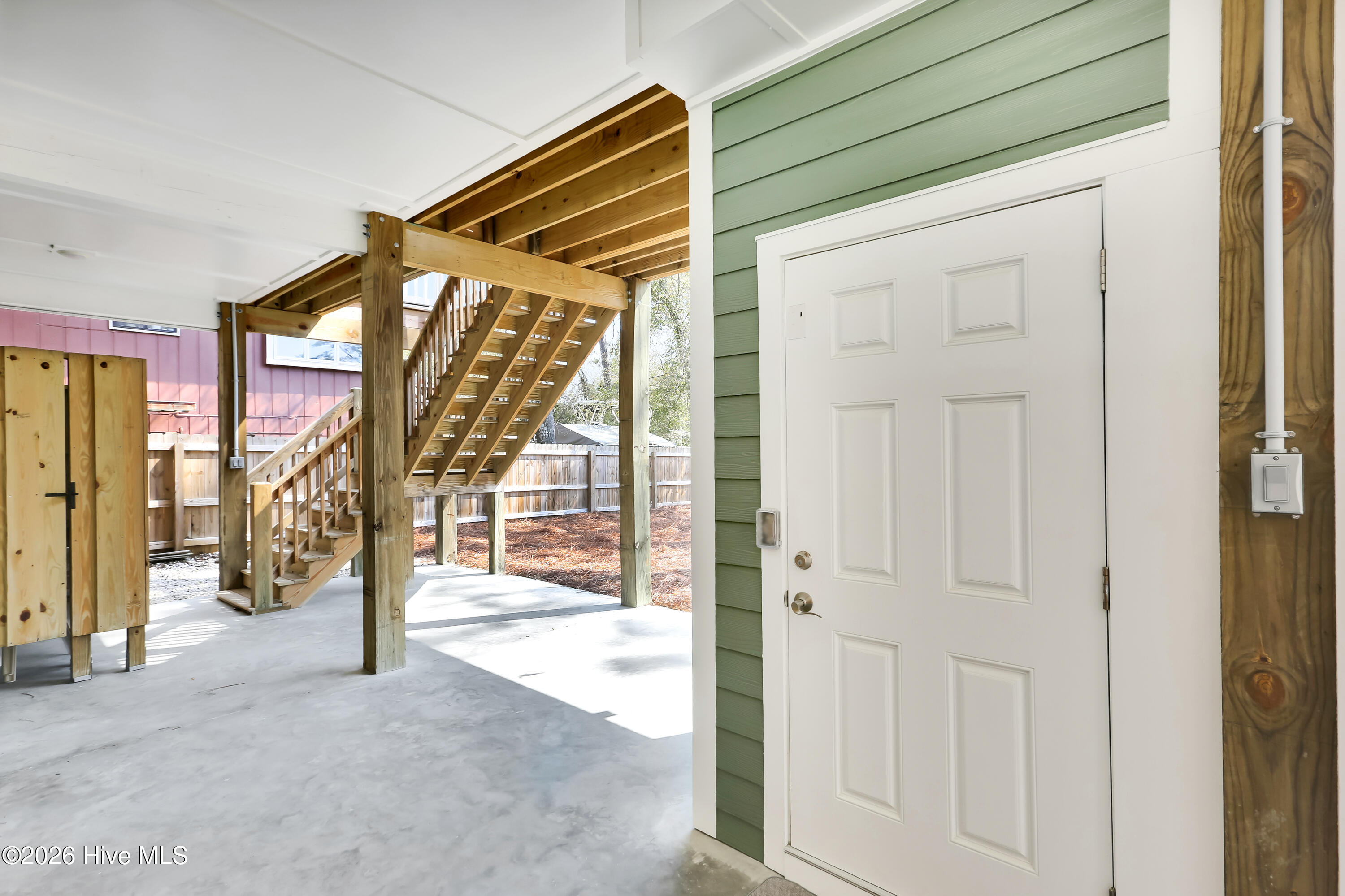 100564163 | Photo 31