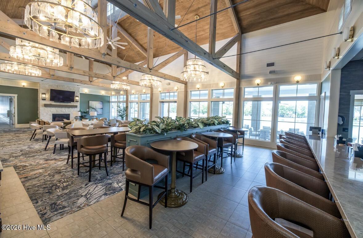 100567663 | Photo 36