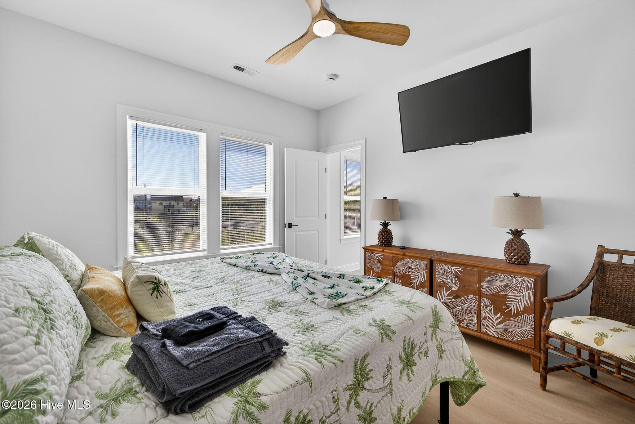 100565526 | Photo 43