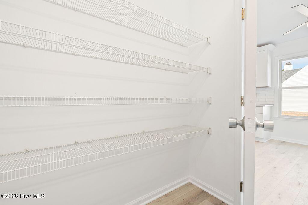 100548851 | Photo 19