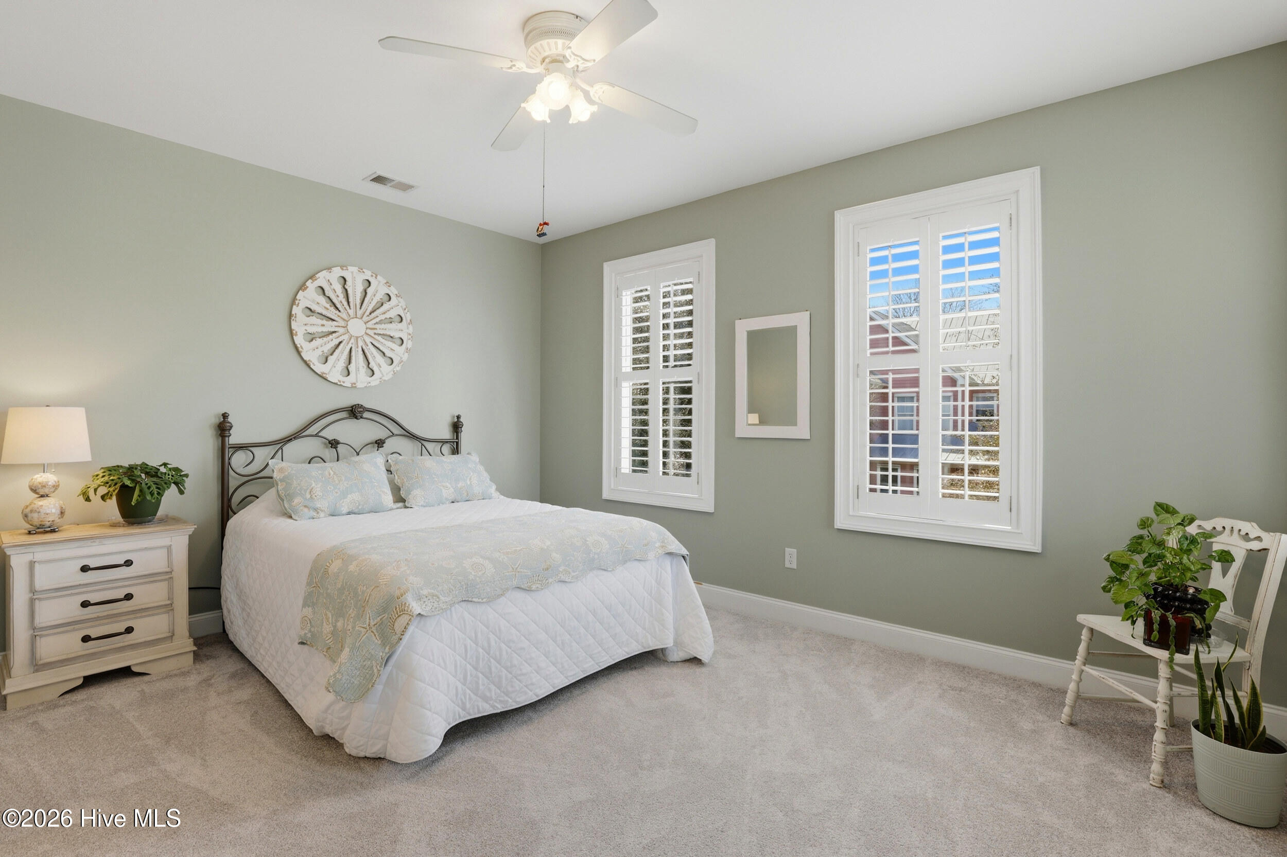 100559710 | Photo 45