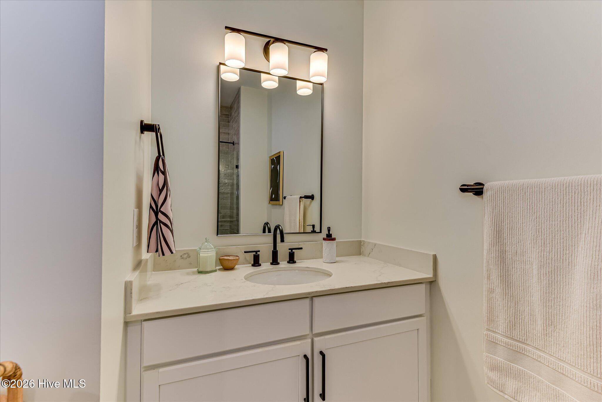 Model Unit Hall Bath