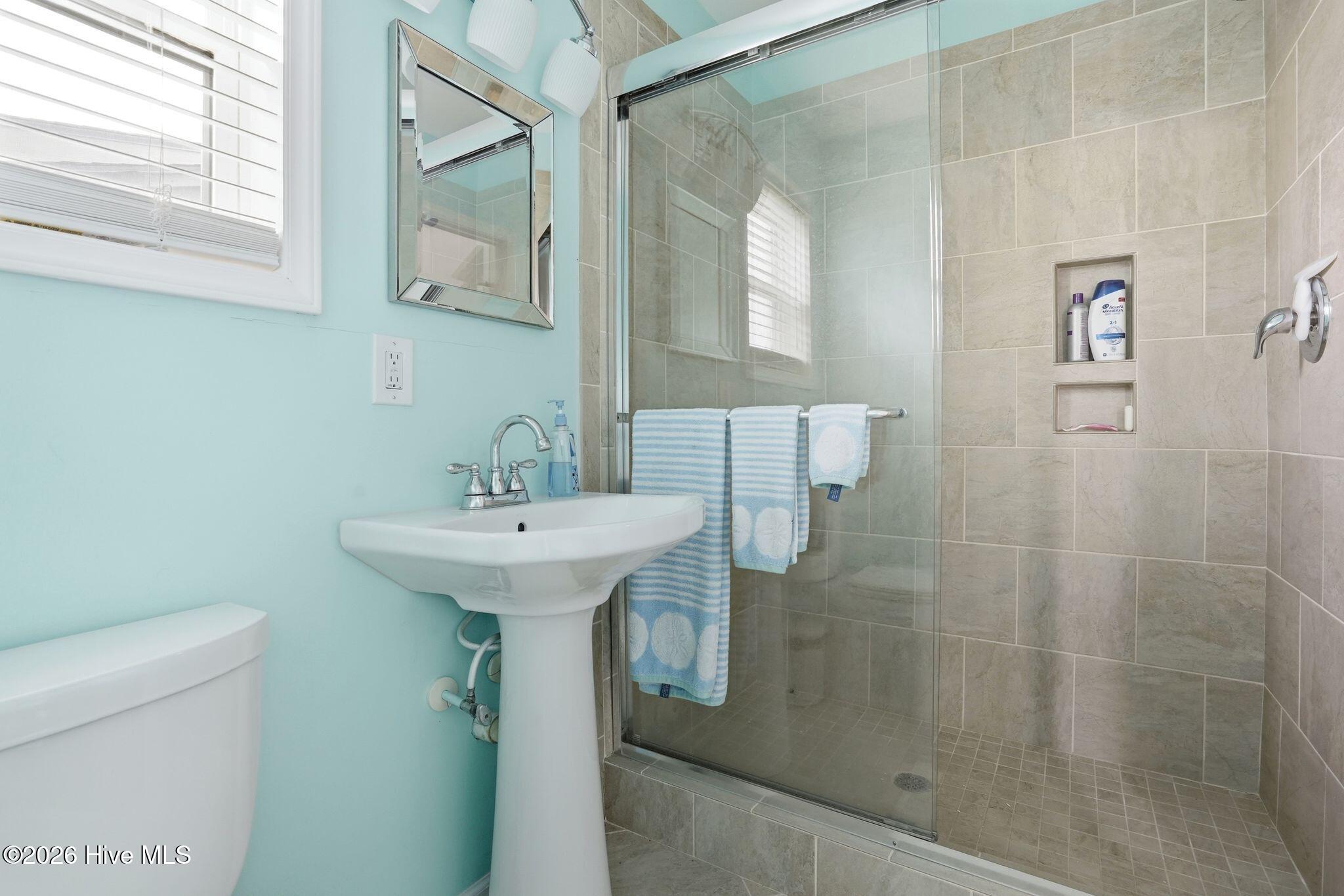 100557283 | Photo 34