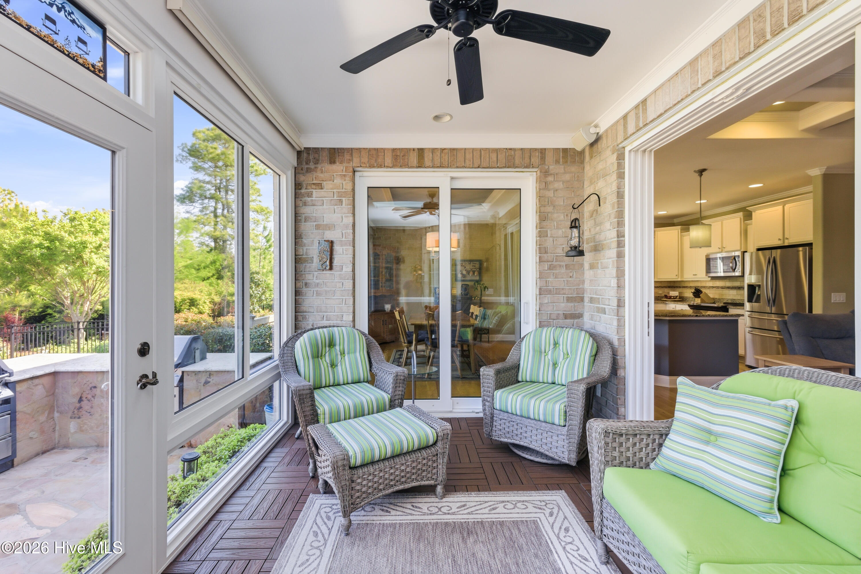 100570456 | Photo 20