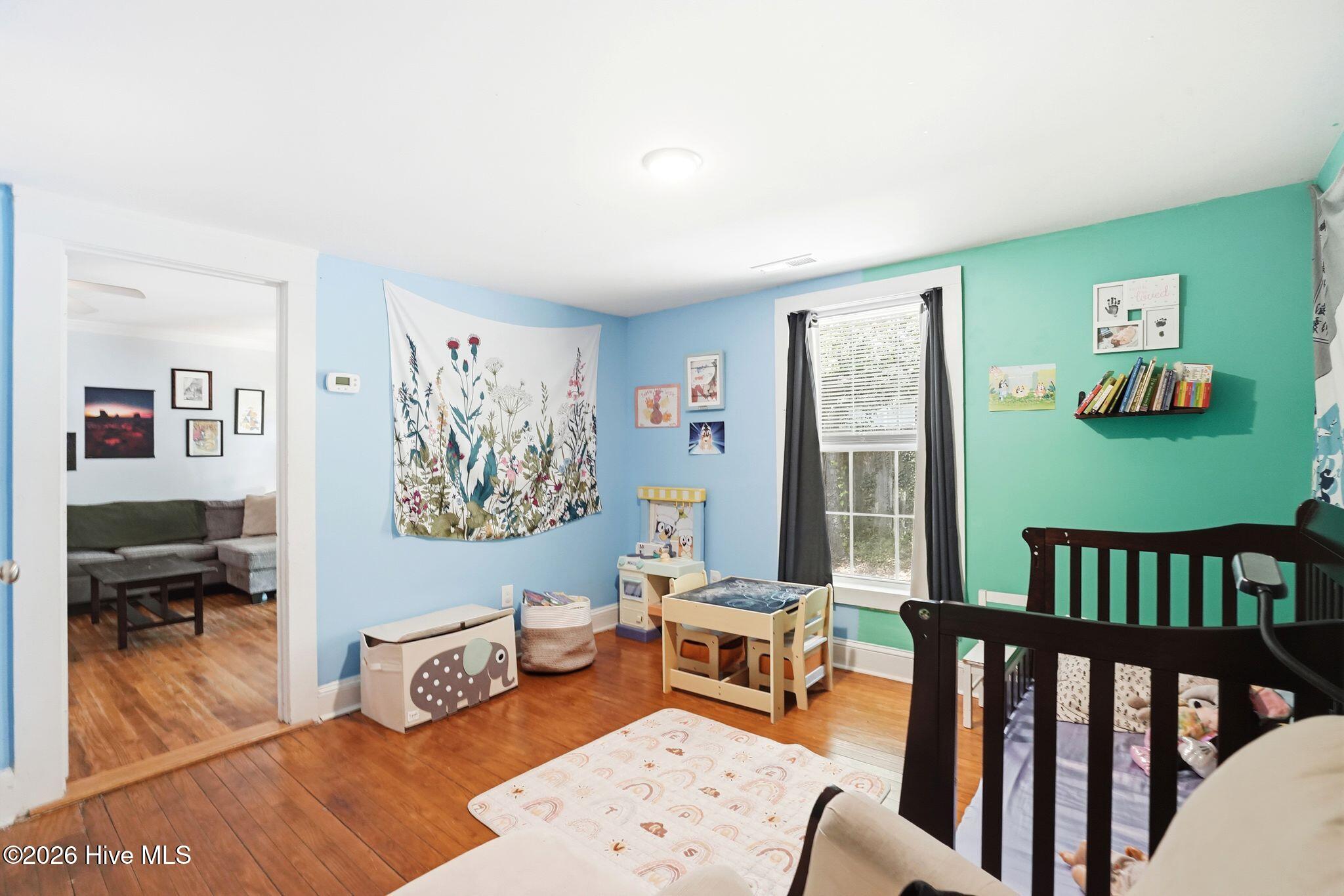 100564510 | Photo 42