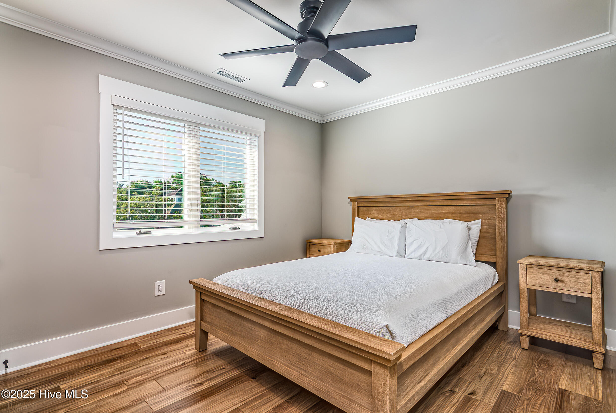 100543334 | Photo 29