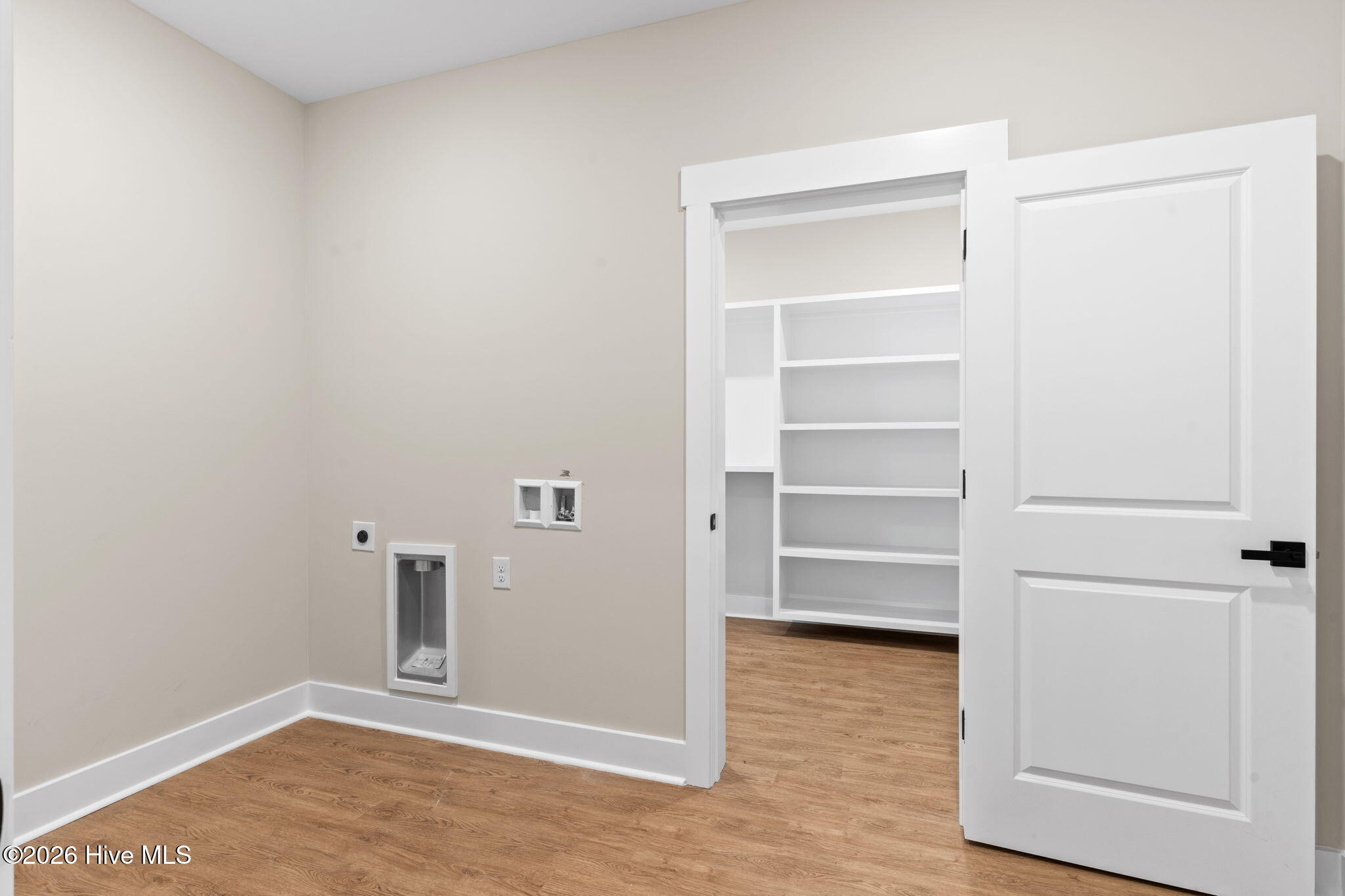 100558112 | Photo 31