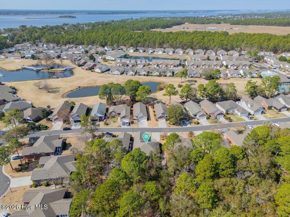 100558144 | Photo 49