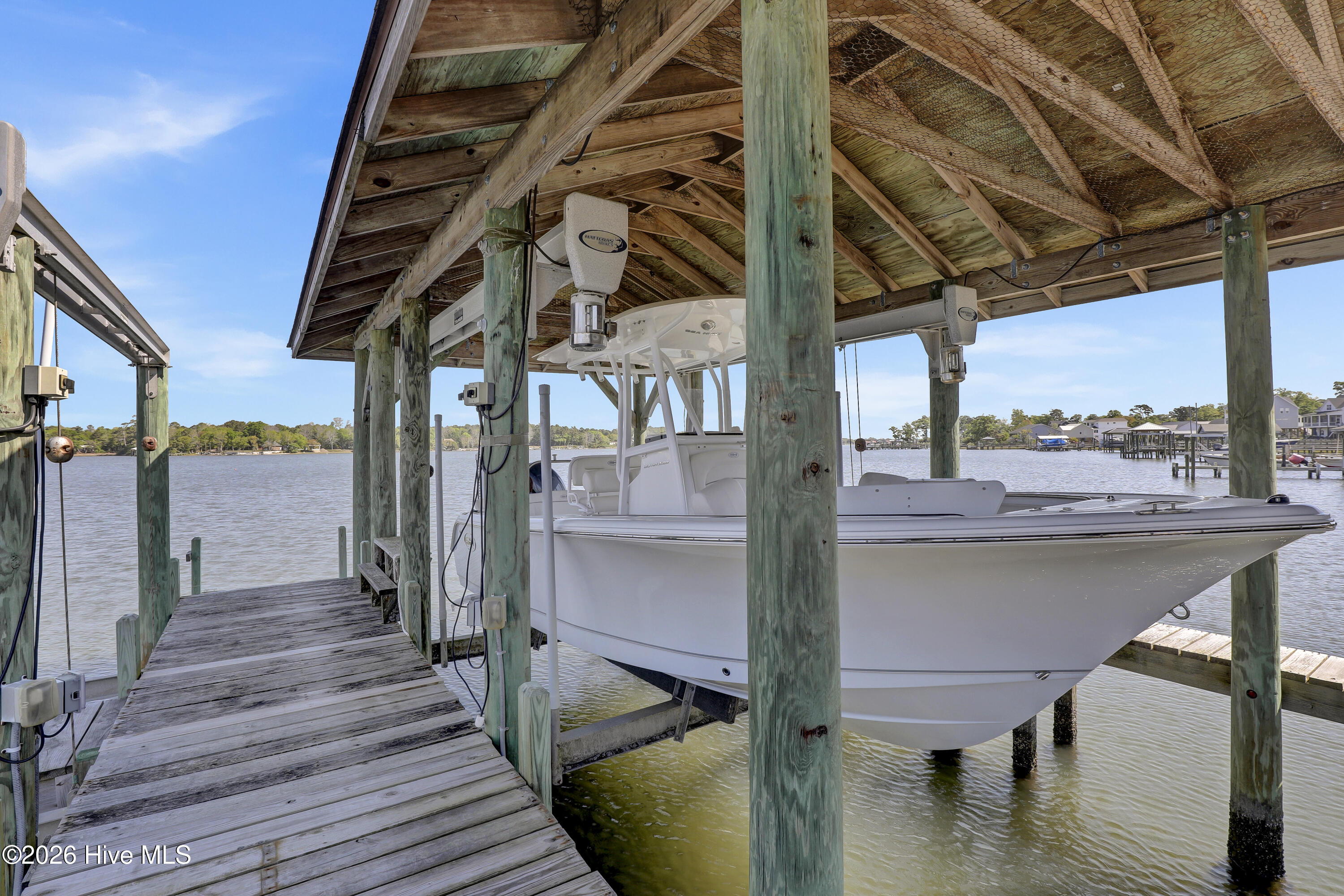 100566573 | Photo 26