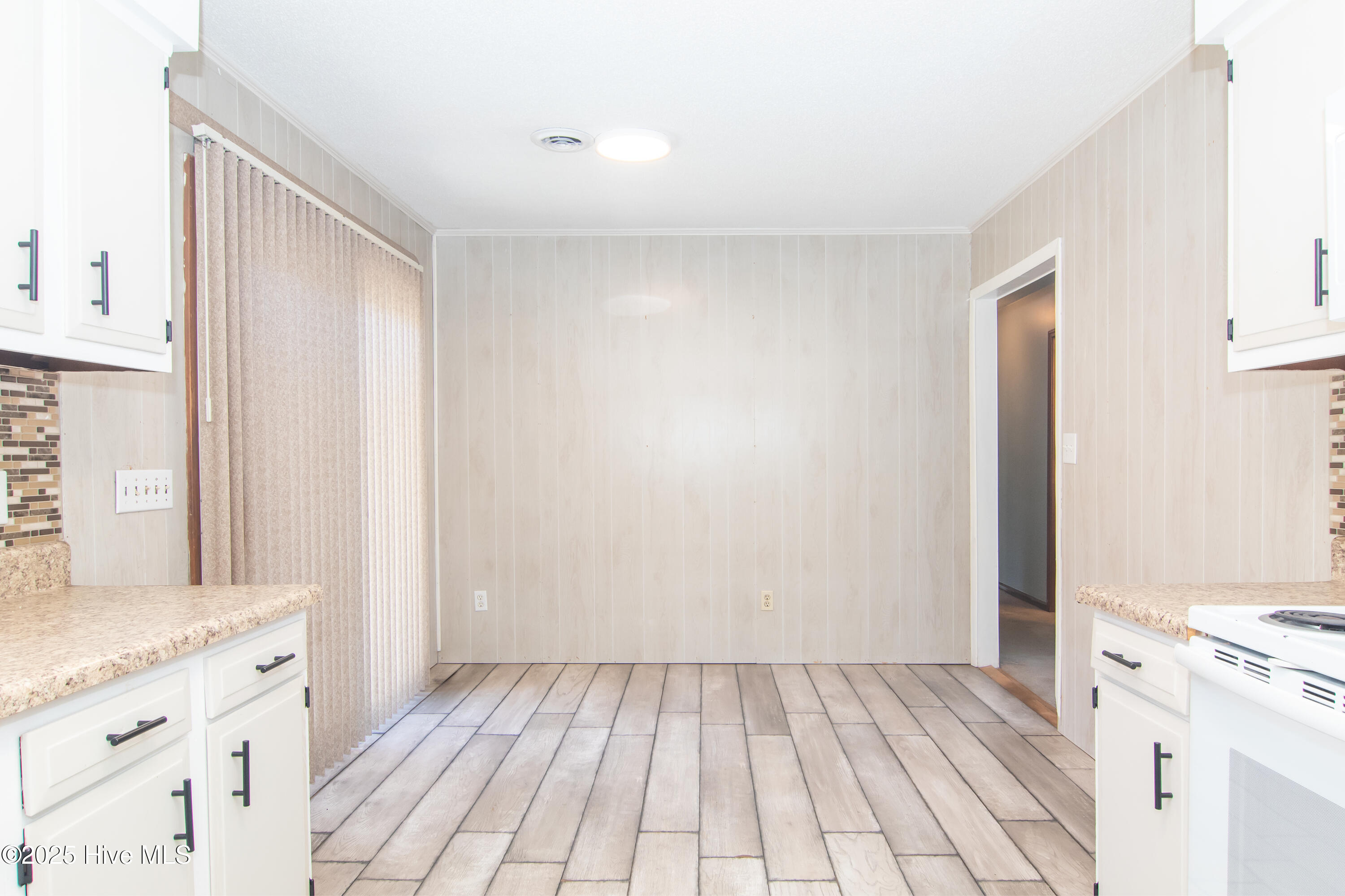 100545046 | Photo 12