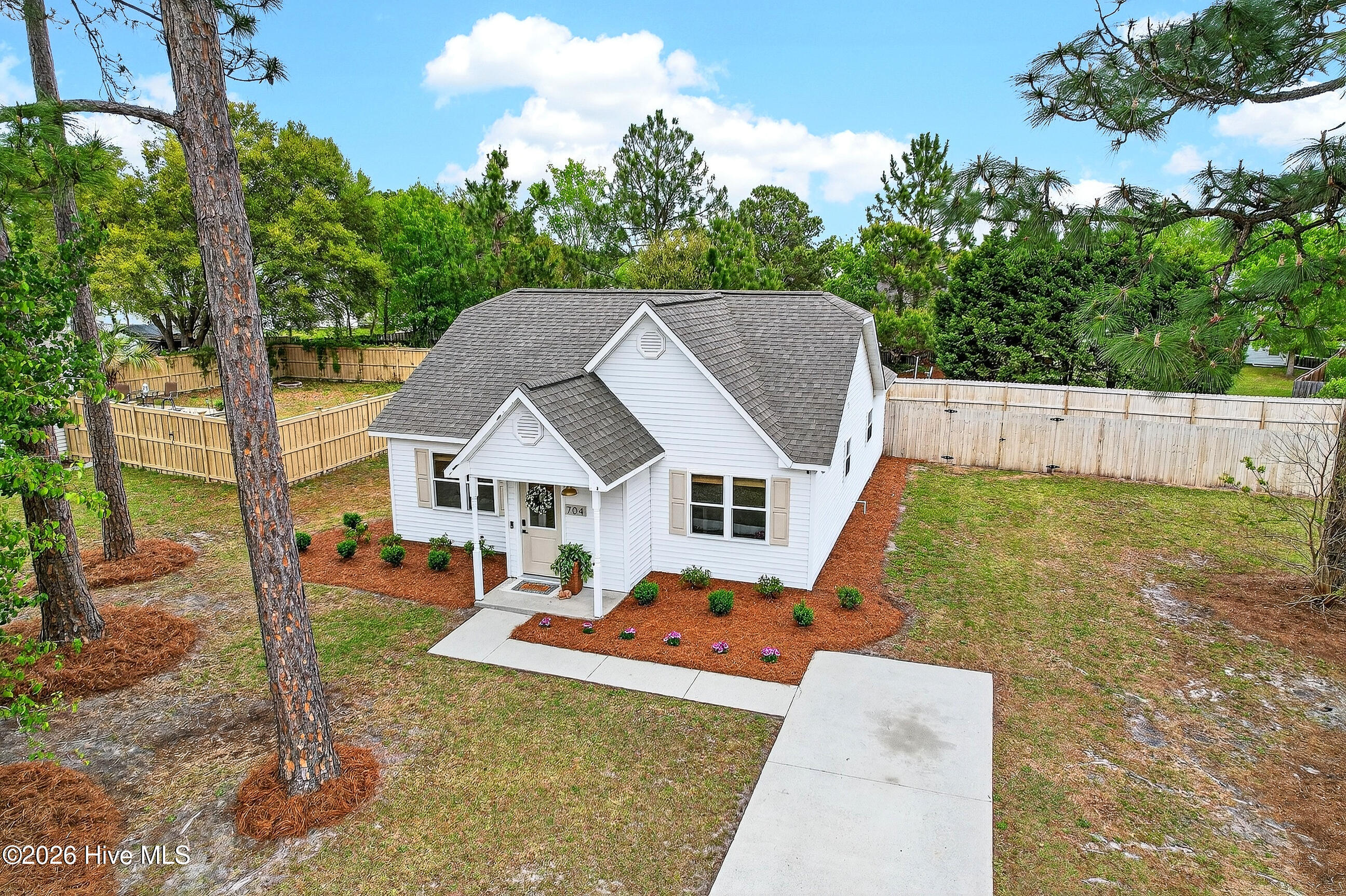 100566396 | Photo 30