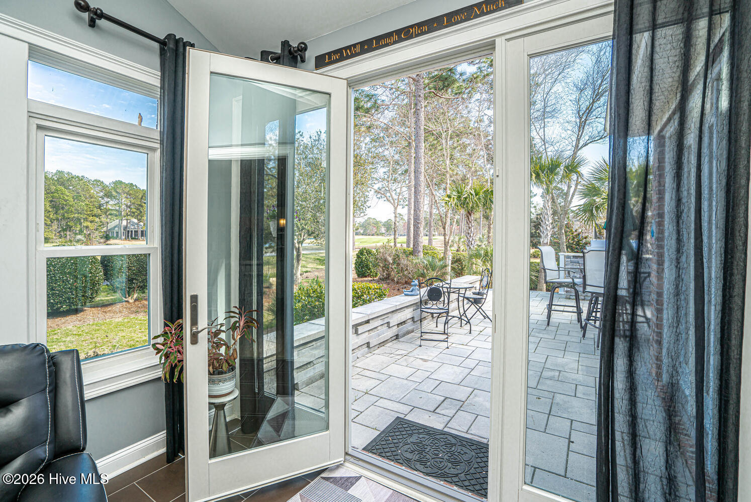 100561911 | Photo 55