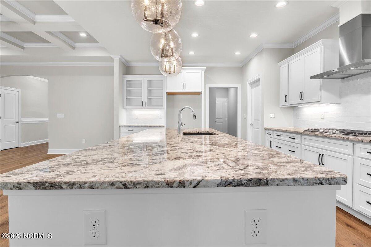 100524155 | Photo 49