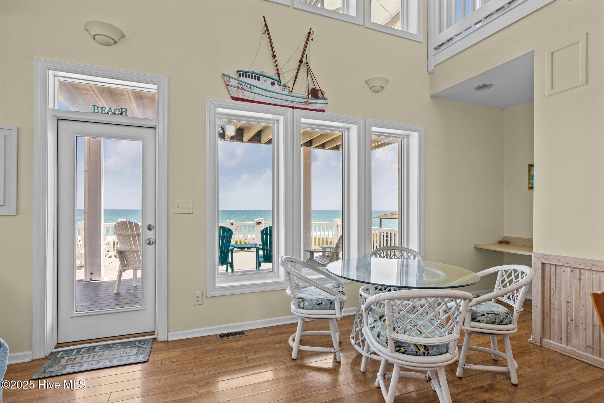 100515431 | Photo 33