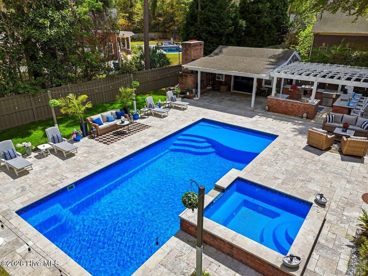 100564665 | Photo 63