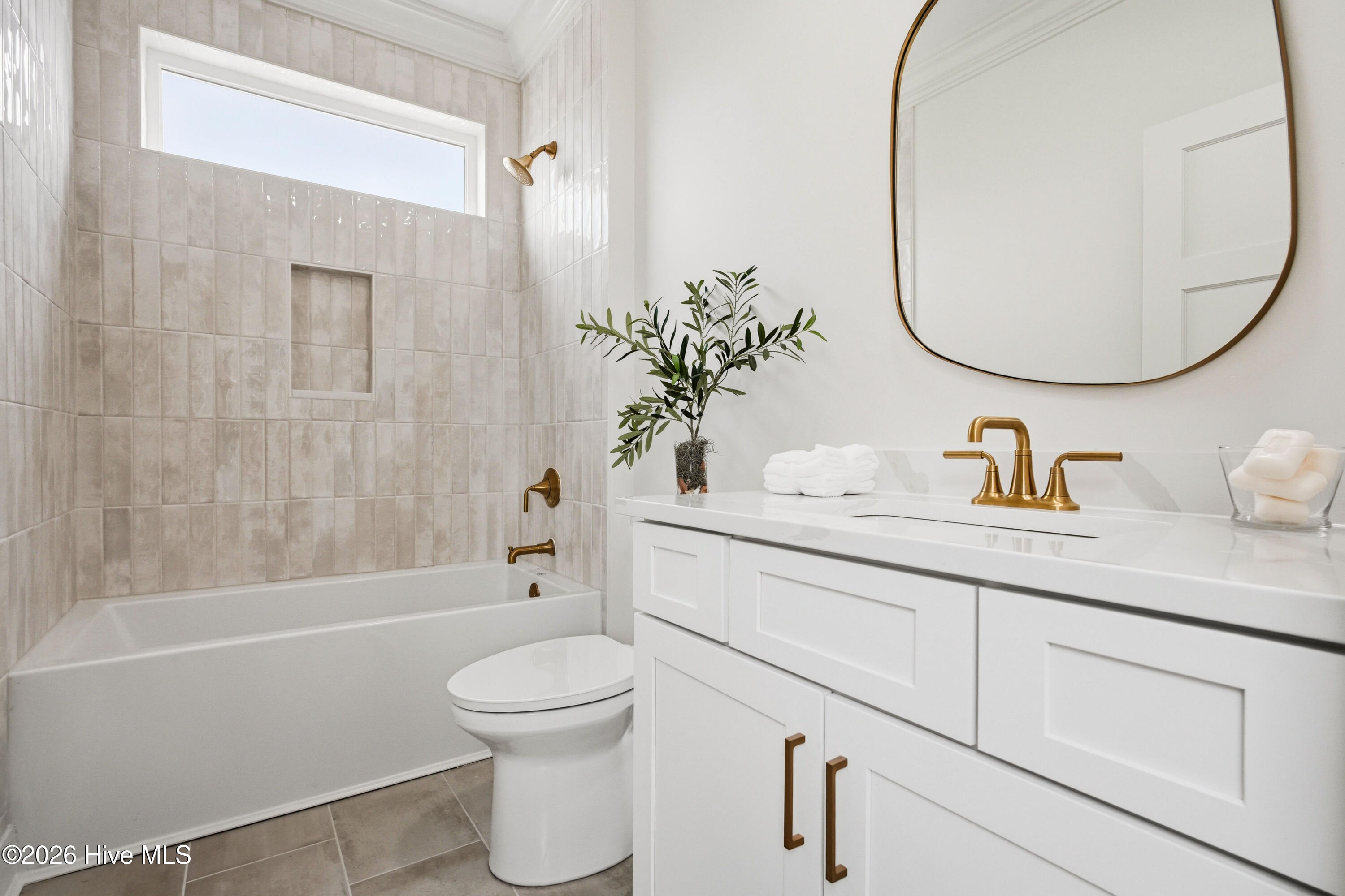 100508019 | Photo 33