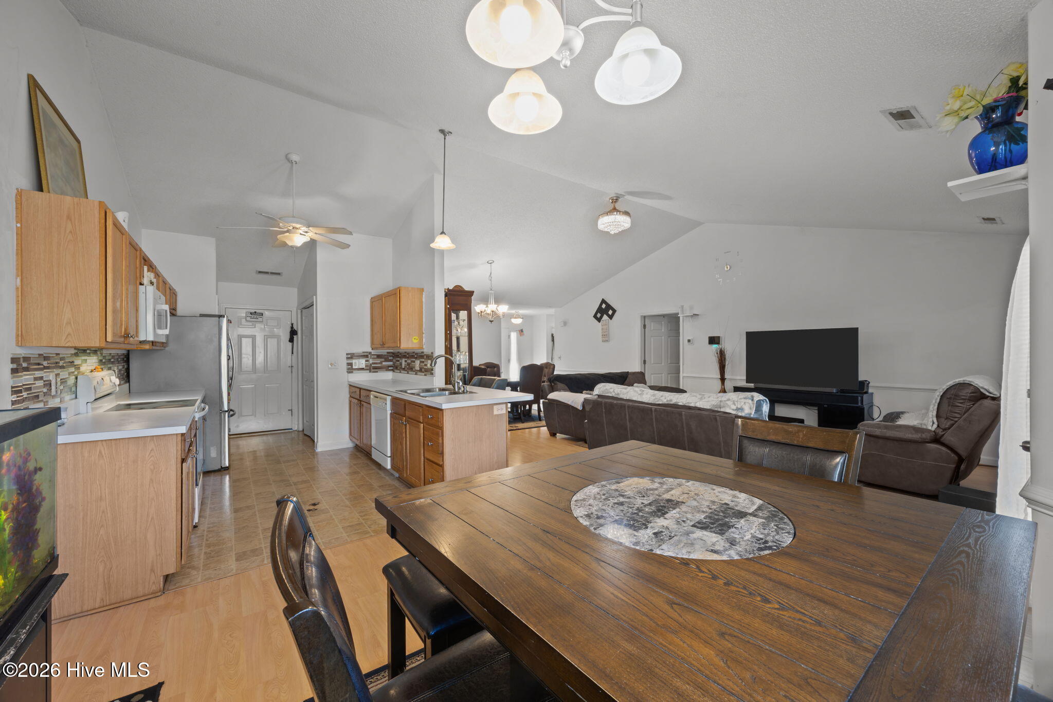 222 Saratoga 