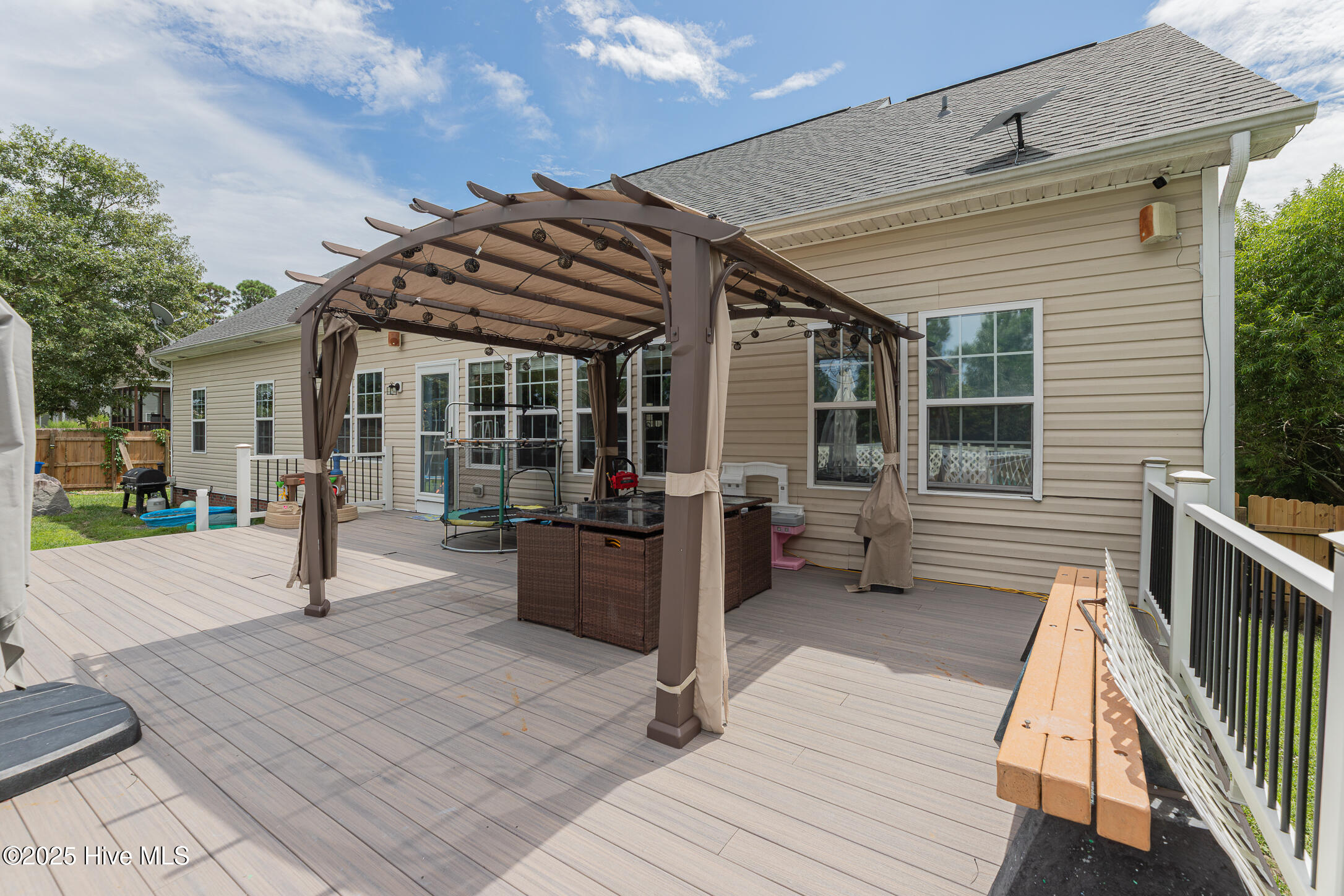 100525059 | Photo 29