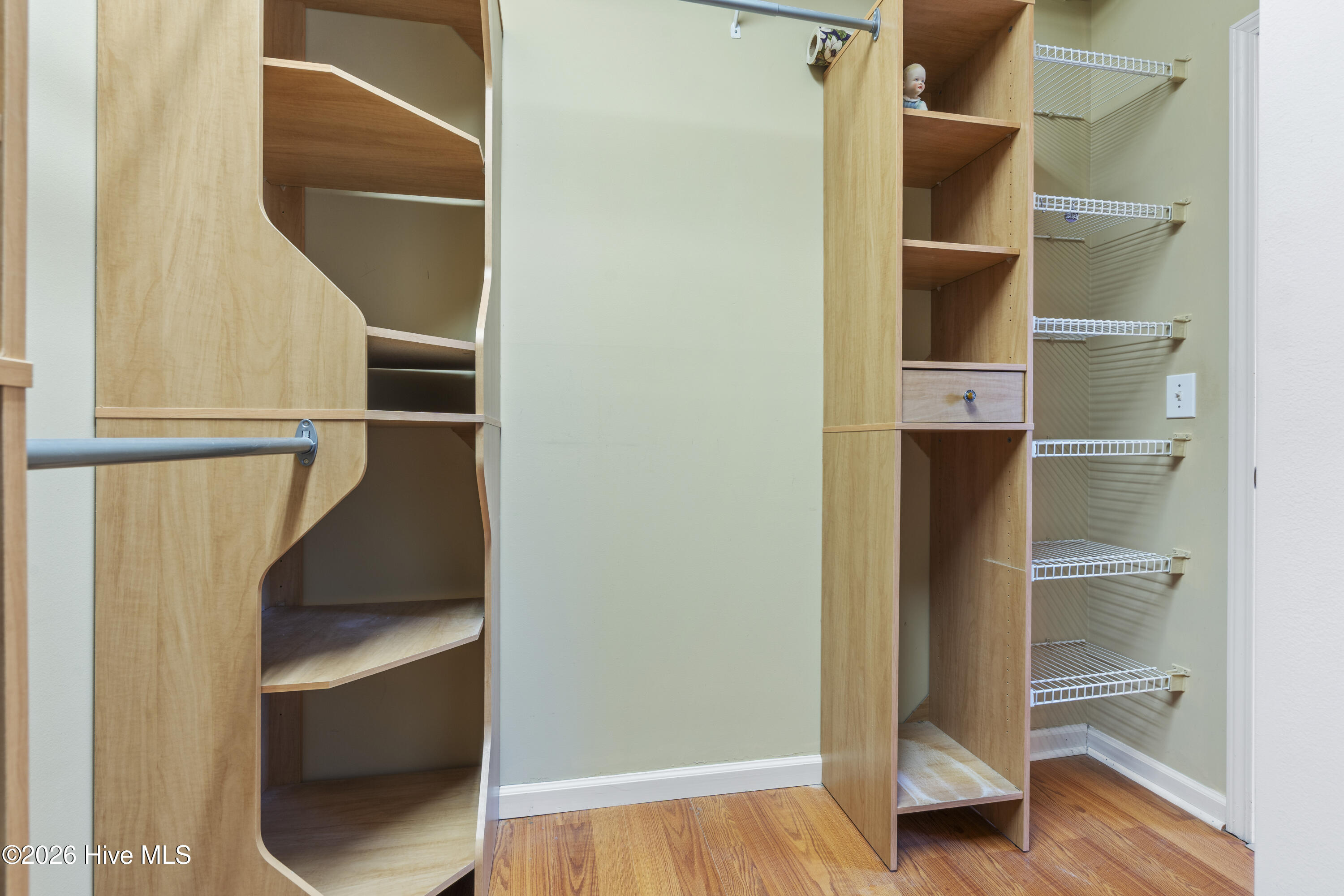 100554853 | Photo 35