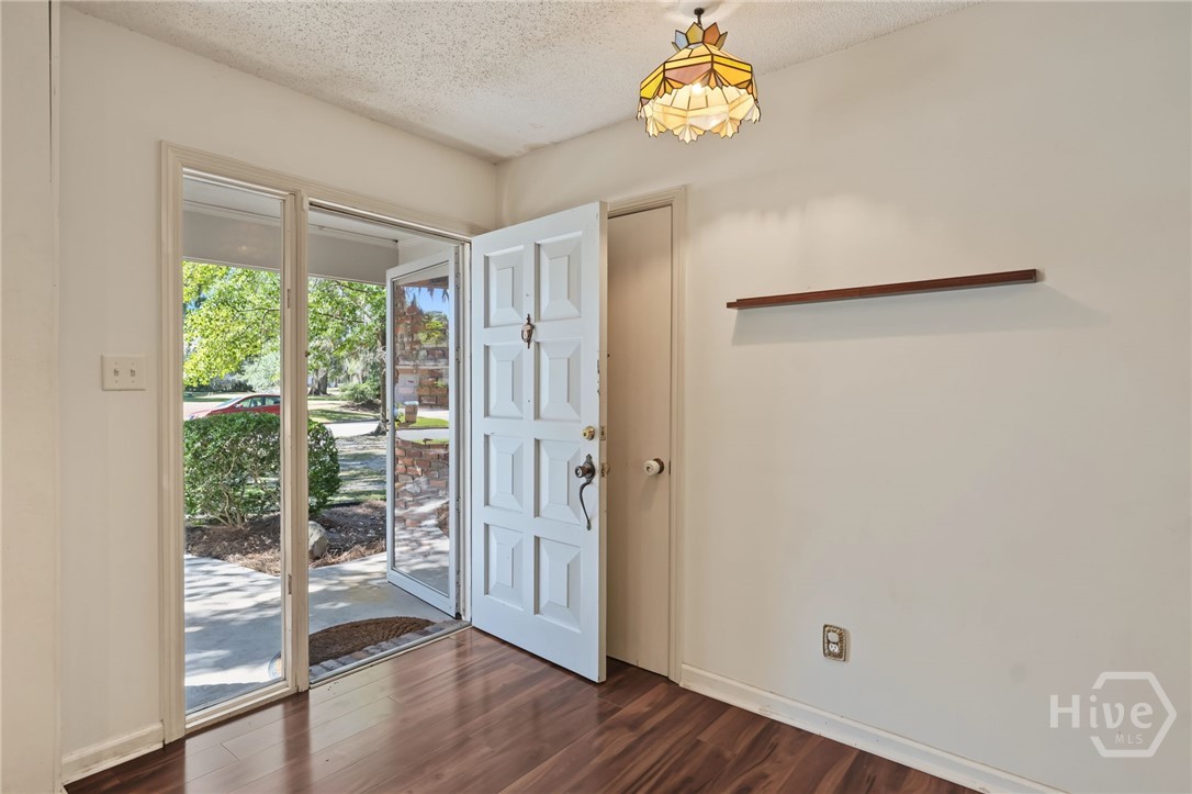 Photo 3 of Single family home for sale at 26 E Stillwood Cir, Savannah, GA 31419 | MLS# SA367176 | Listing updated on 2026-10-28