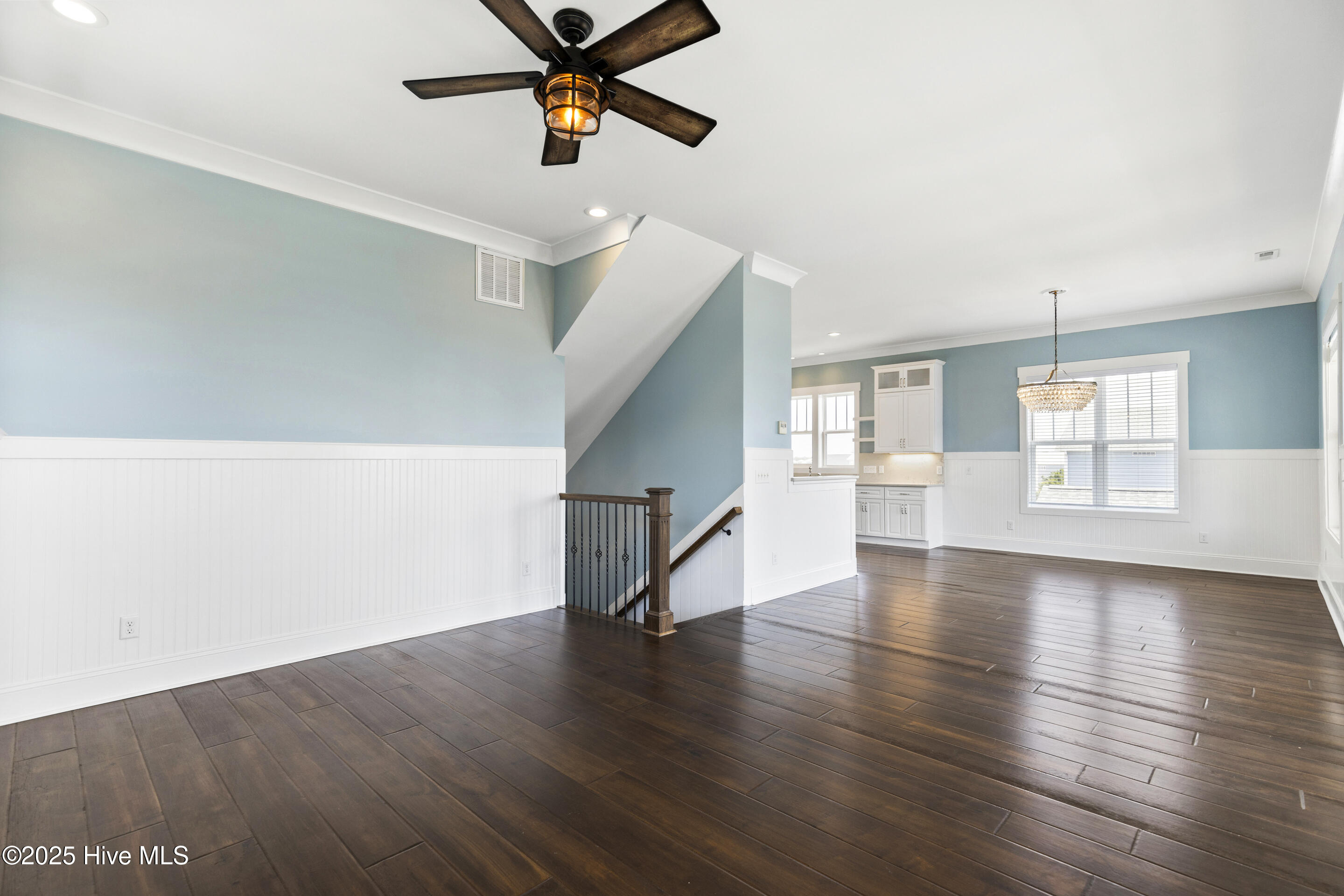 100546284 | Photo 24