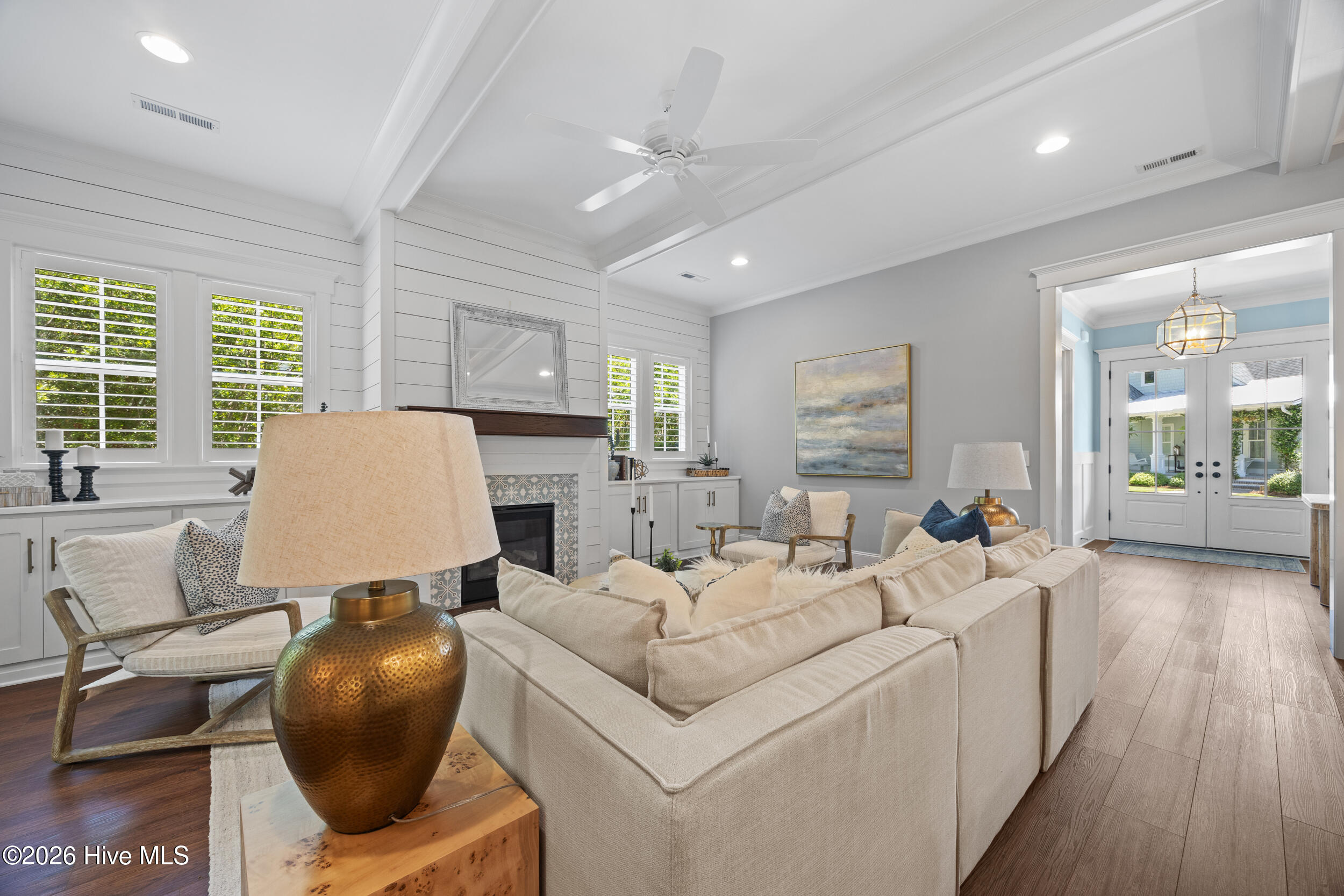 100569354 | Photo 14