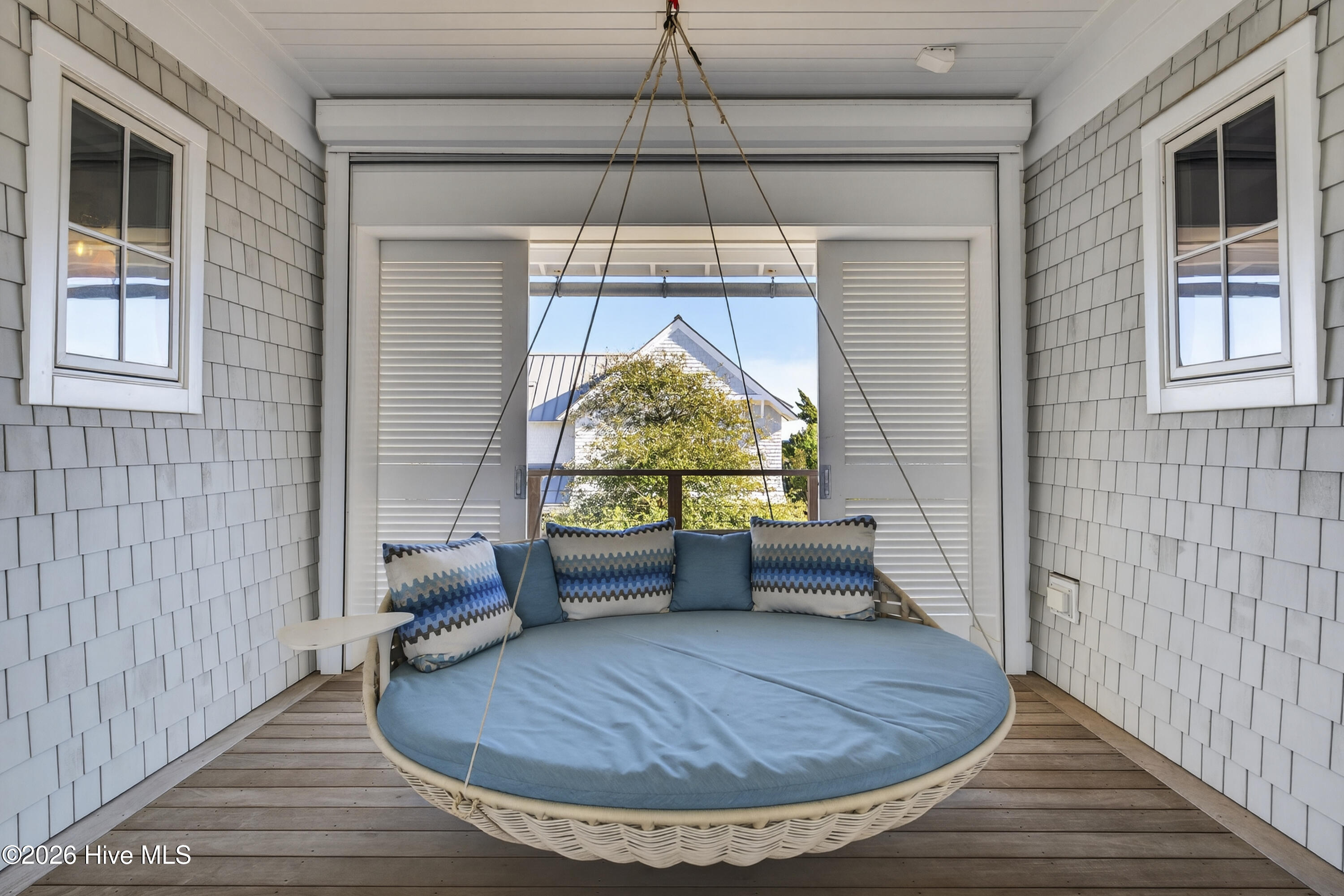 100557560 | Photo 38