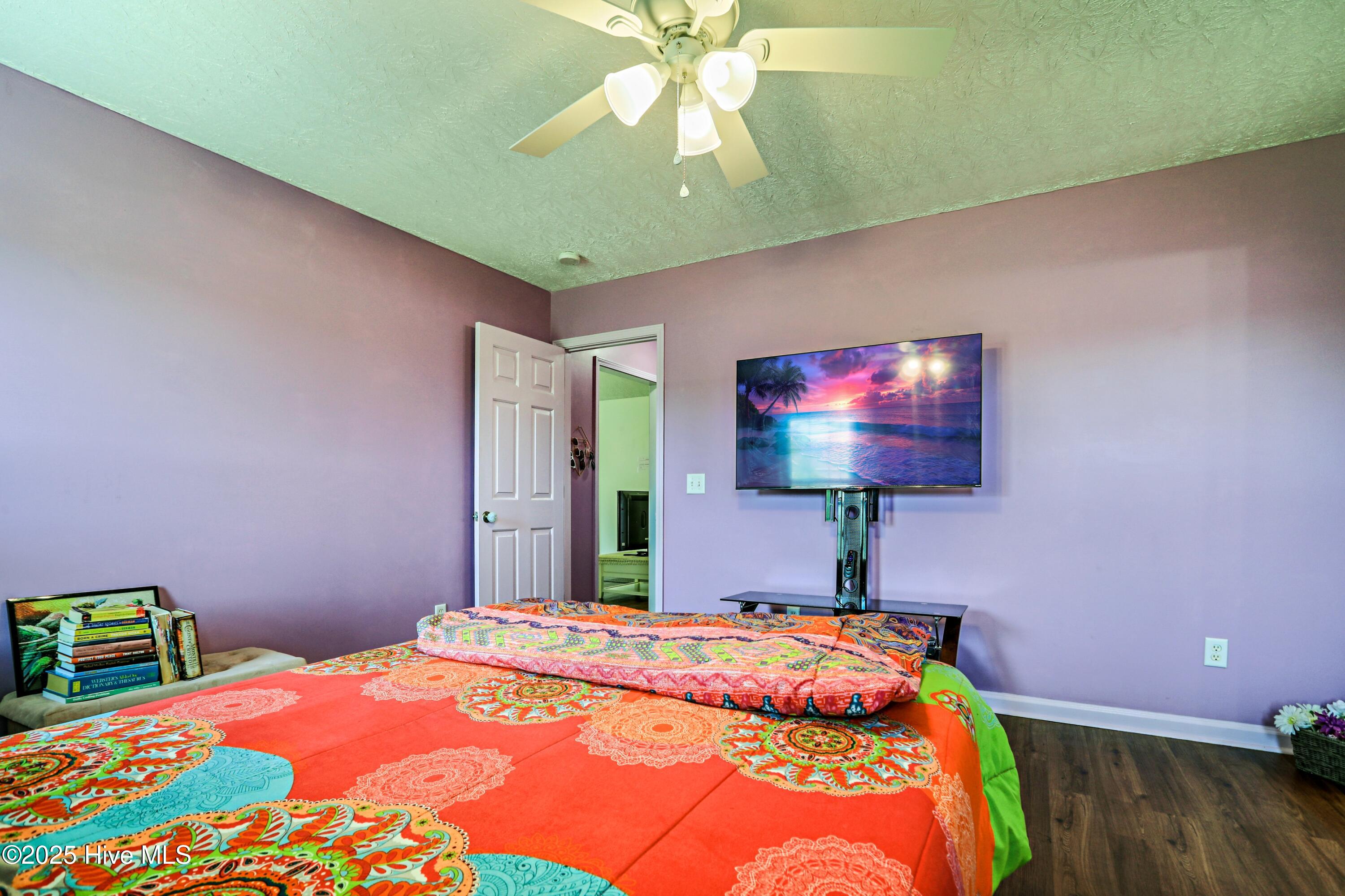 100506631 | Photo 16