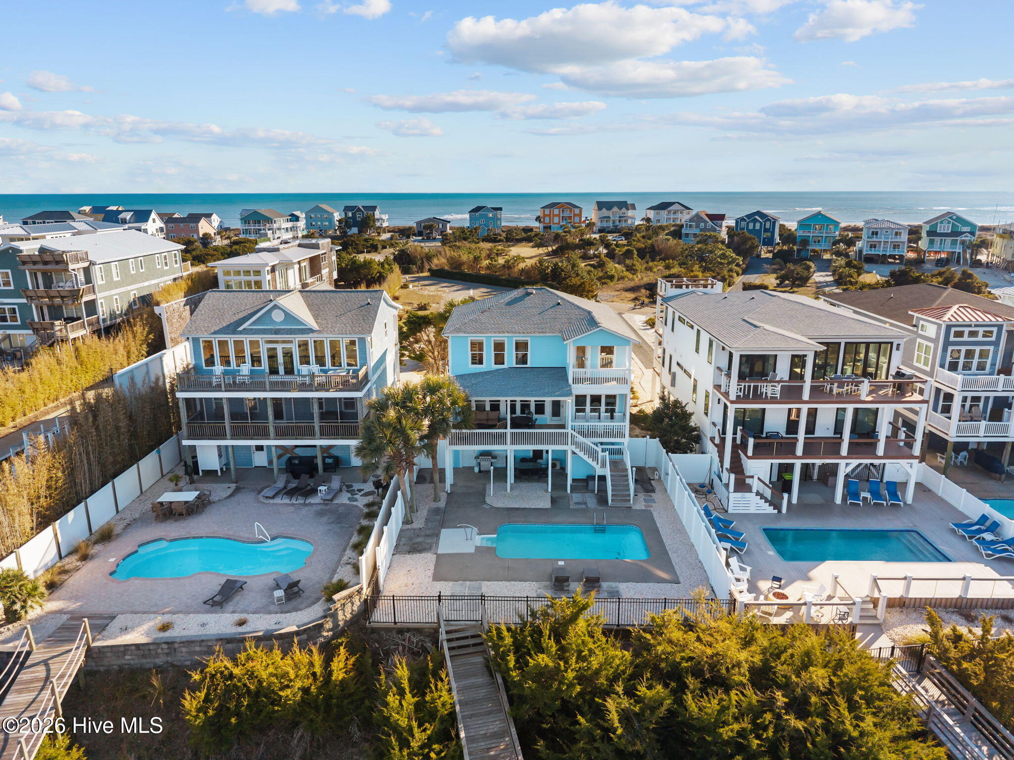 100554920 | Photo 61