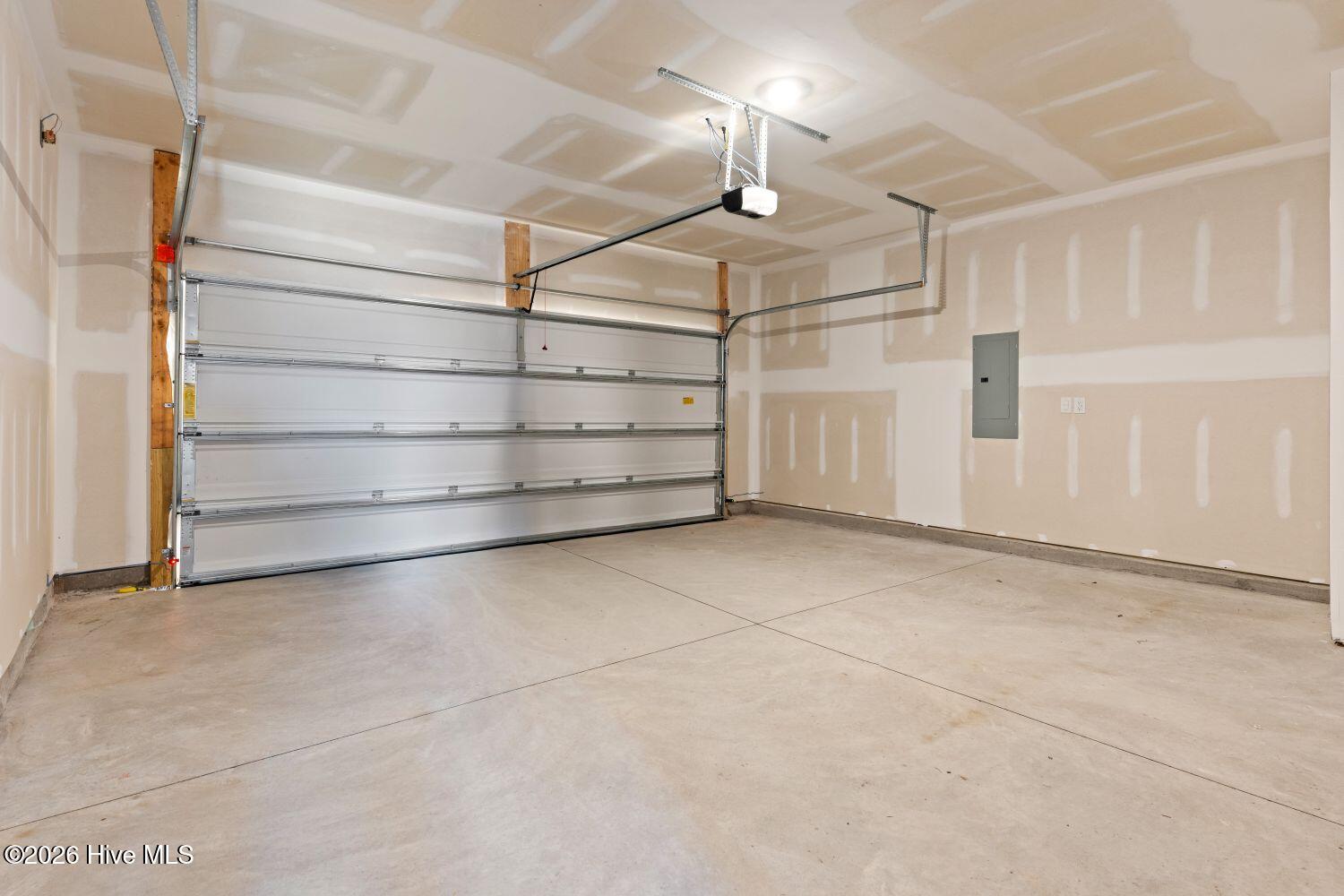 100535209 | Photo 21