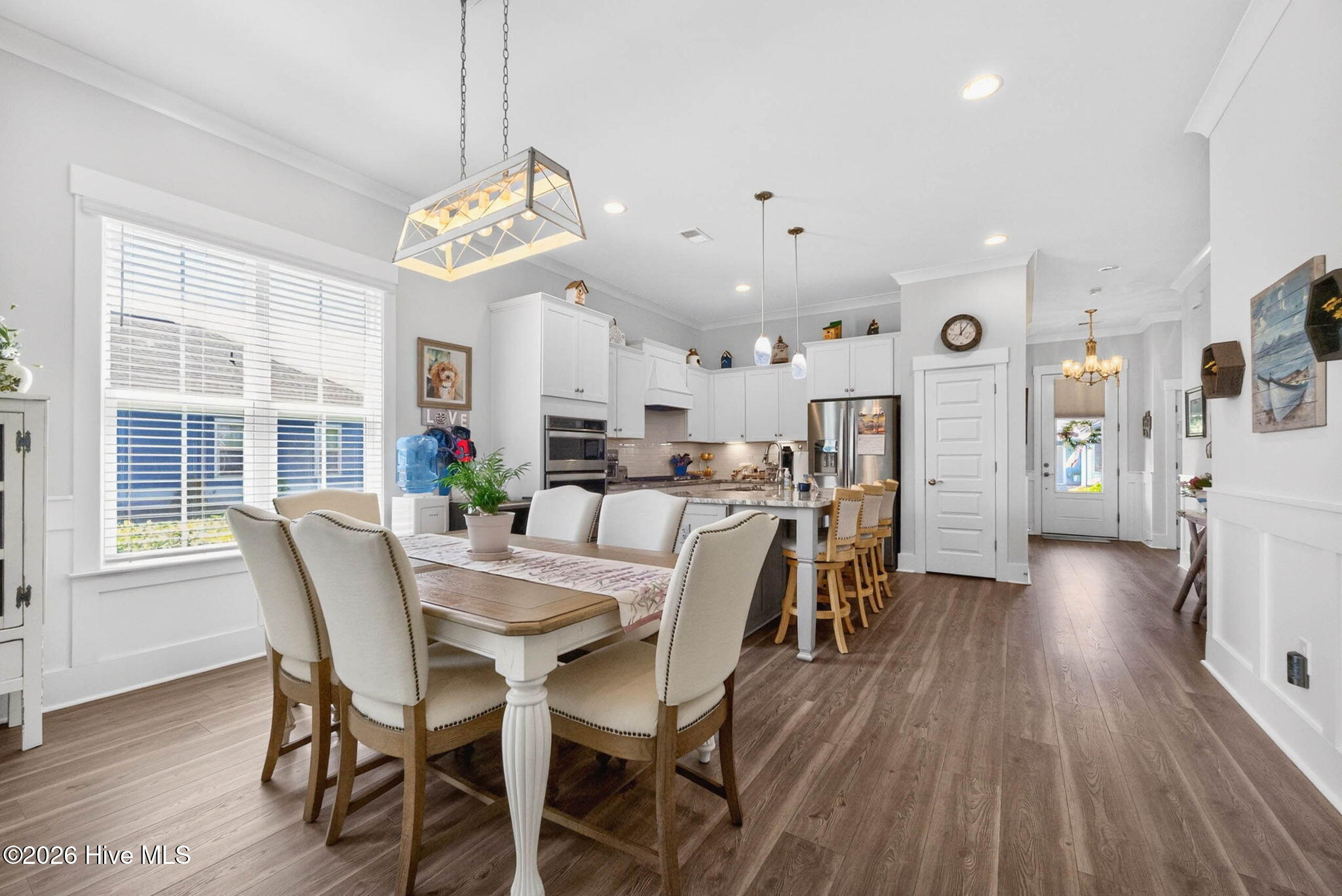 100567275 | Photo 27