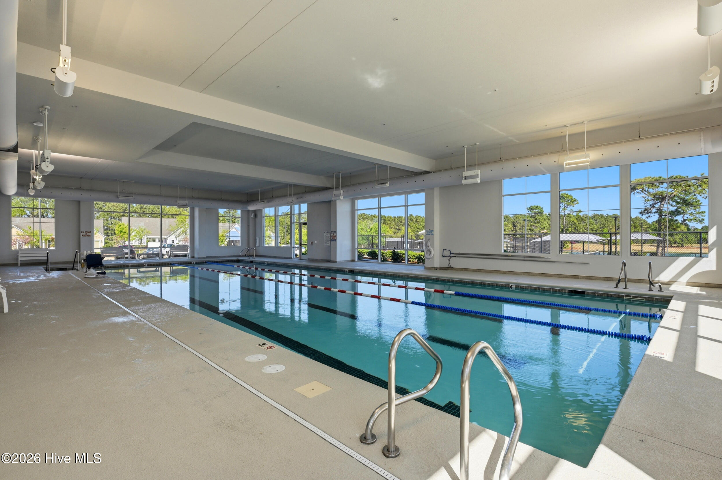 100565292 | Photo 60