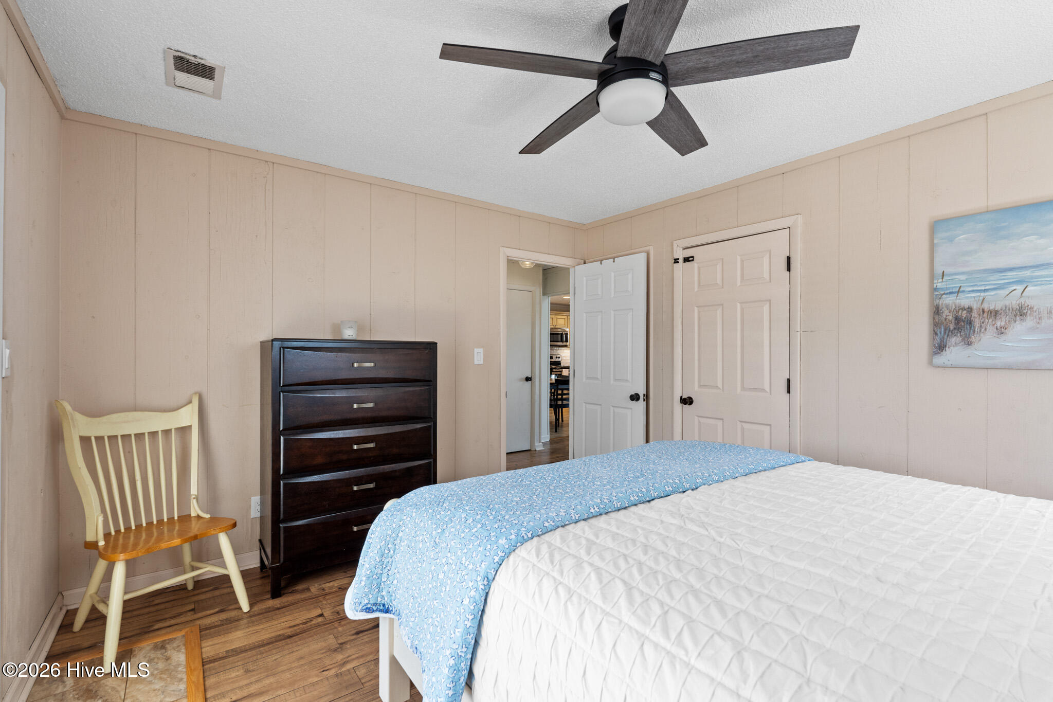 100564426 | Photo 28