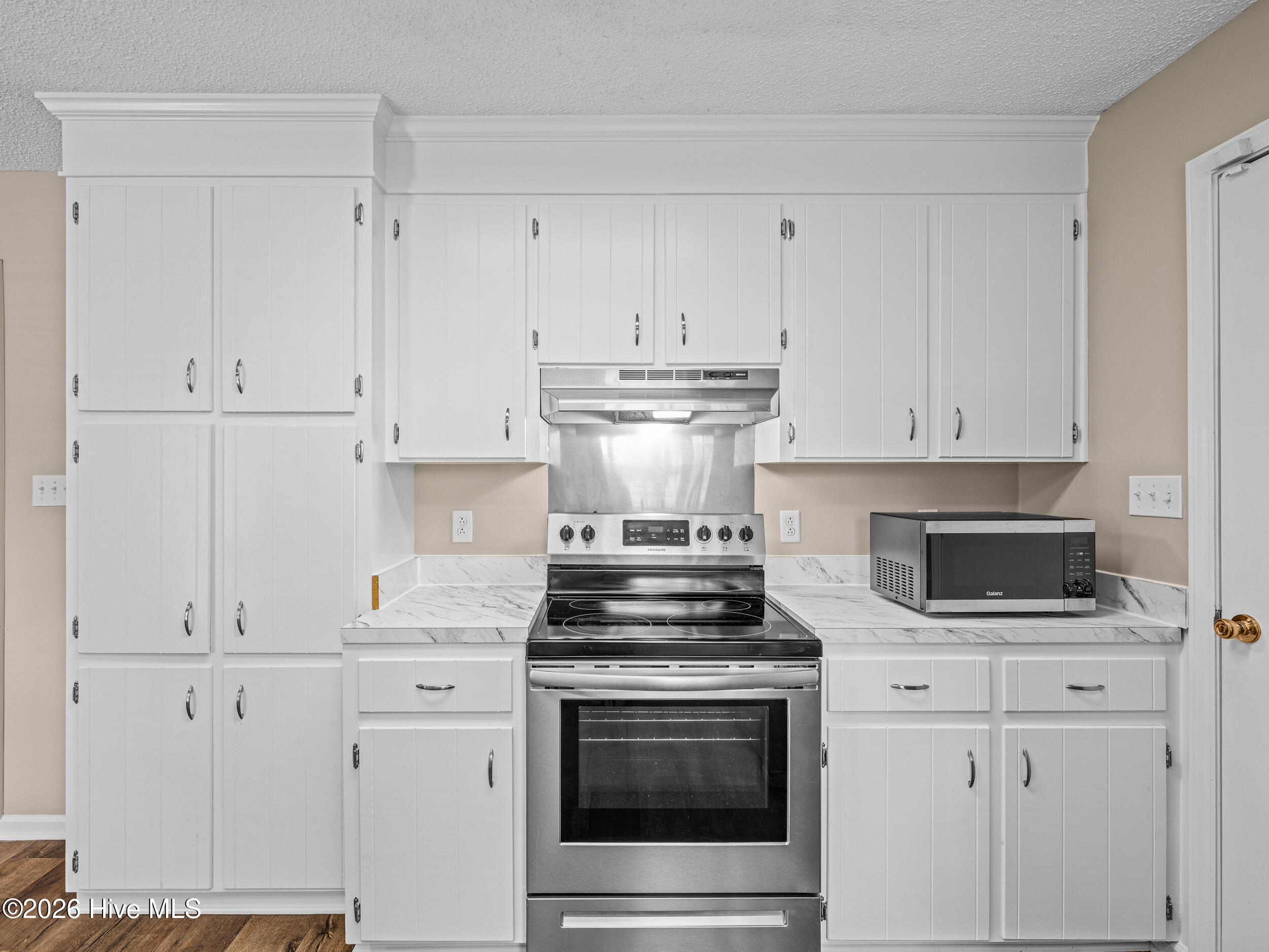 100564987 | Photo 18