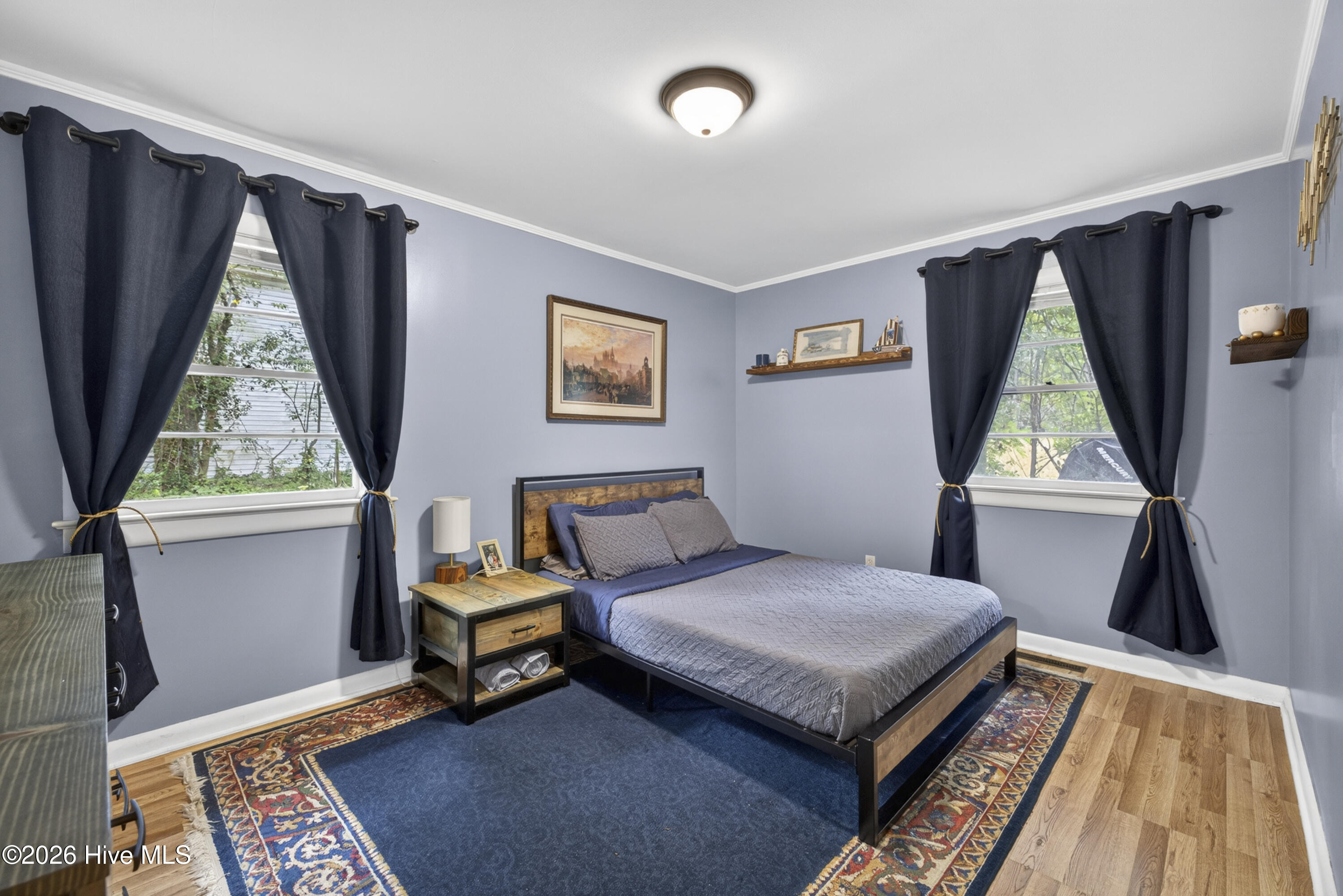 100570211 | Photo 27