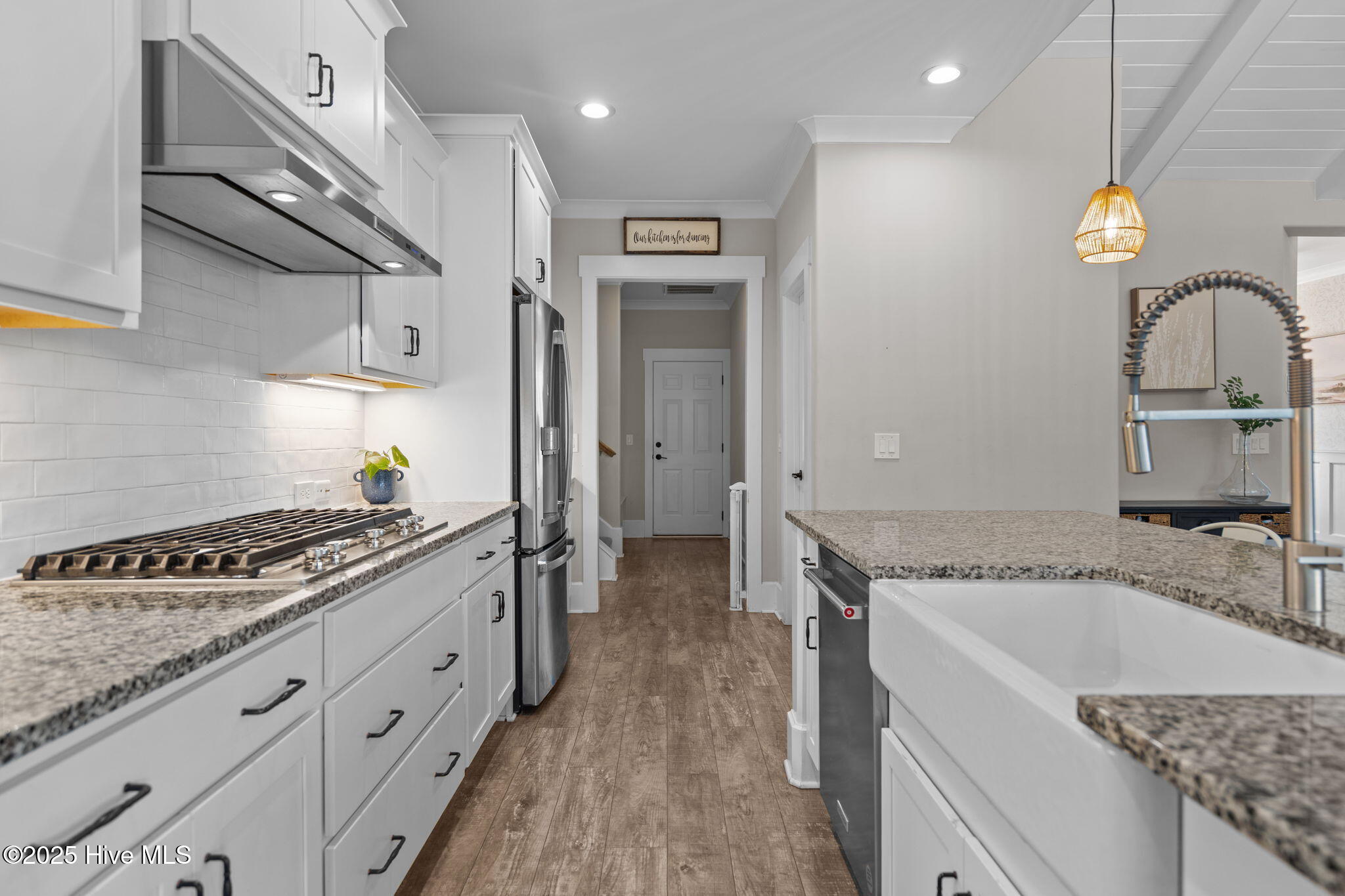 100536162 | Photo 17