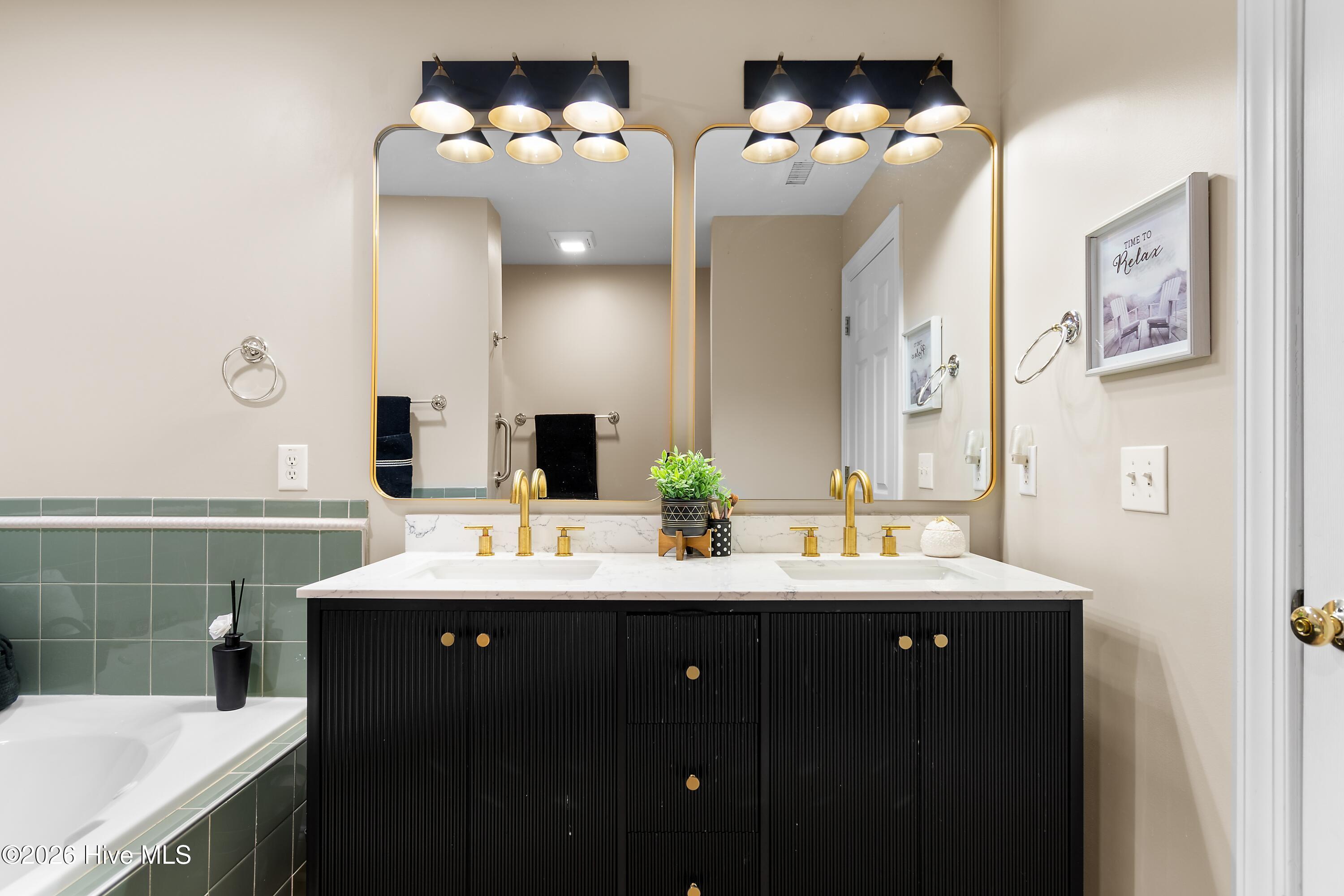 100554539 | Photo 22