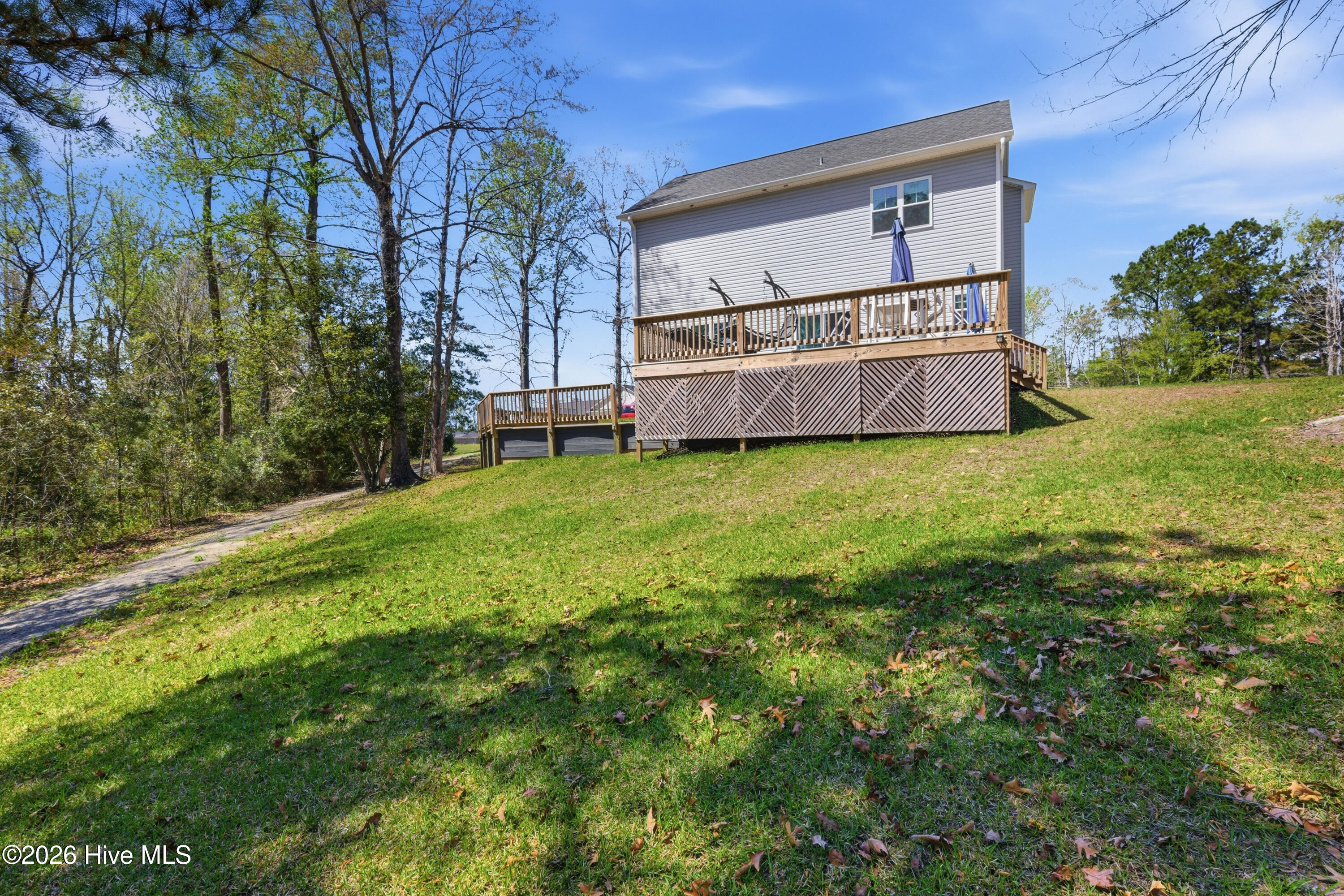 100563821 | Photo 40