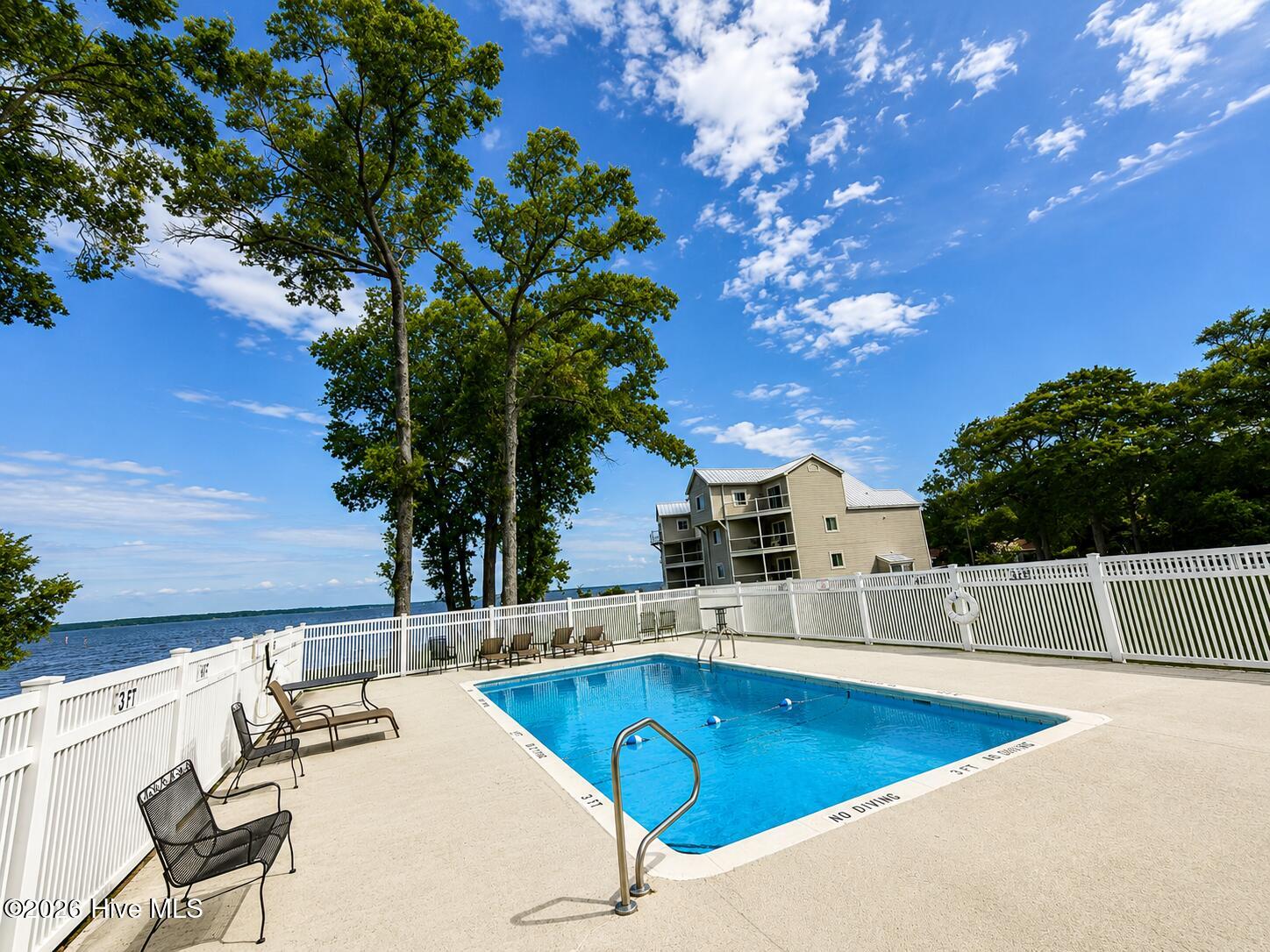 89 Country Club Drive Apt H4,Minnesott Beach