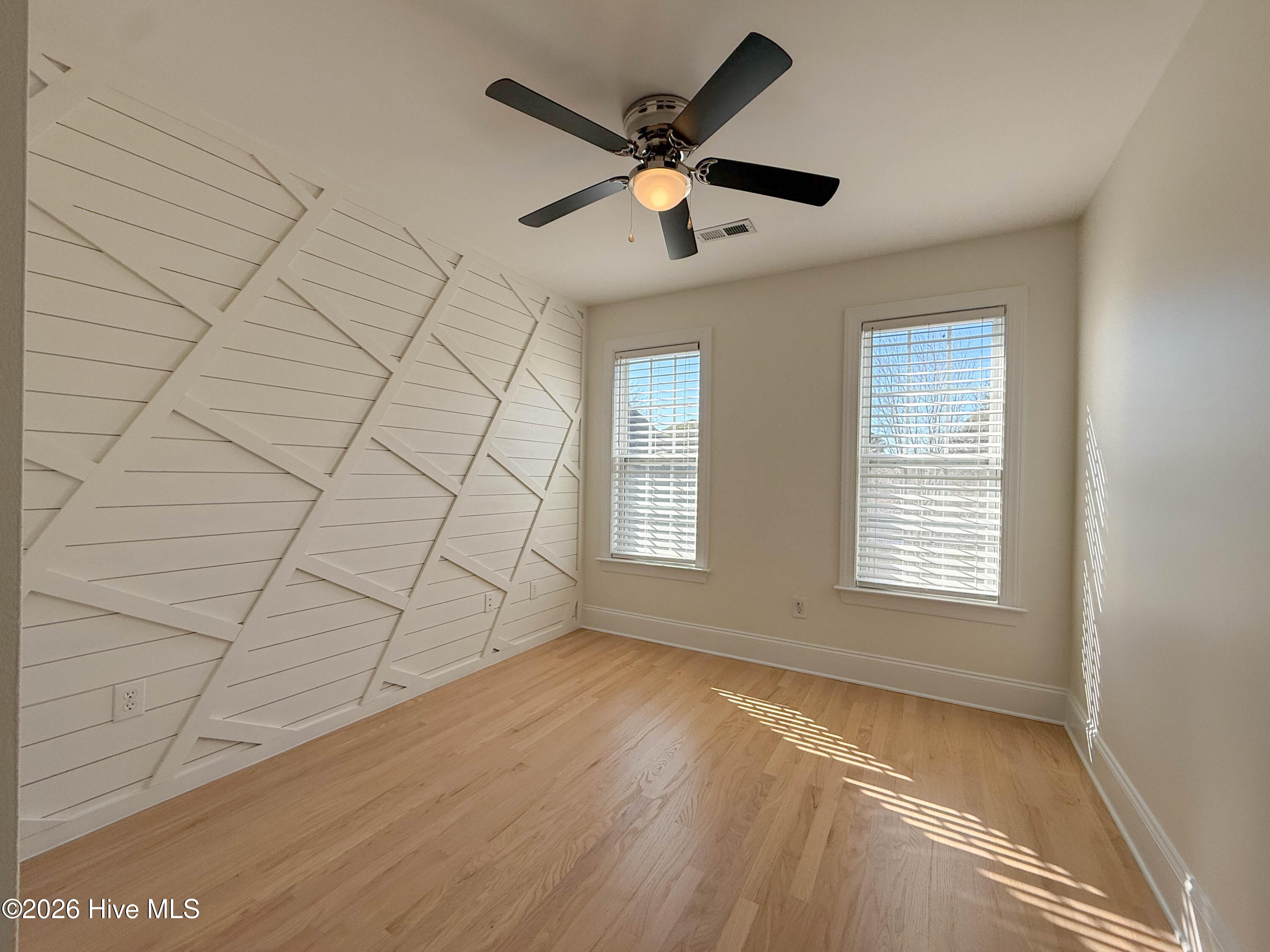 100550265 | Photo 56